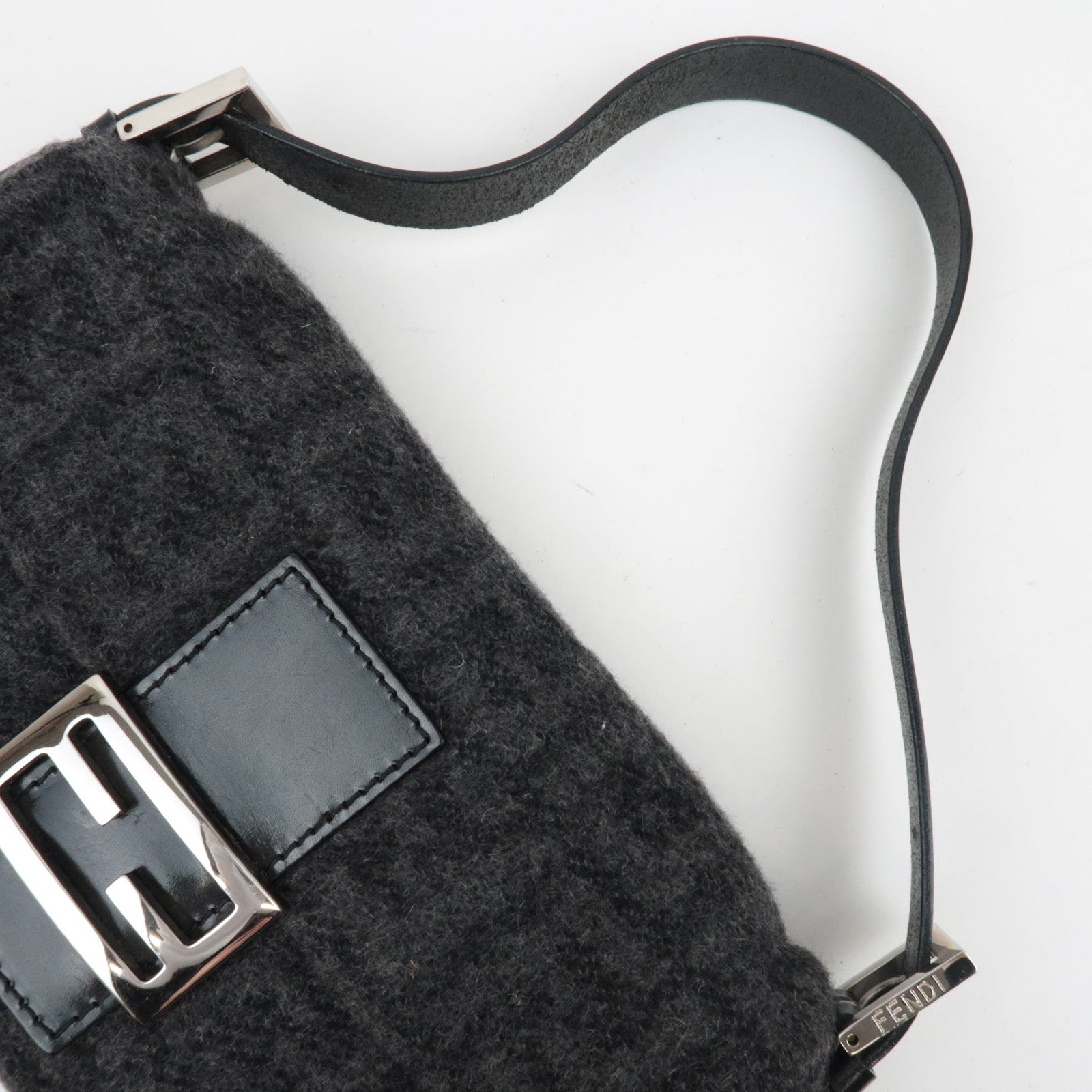 FENDI Zucca Mamma Baguette Kasjmiergrijs *Stofzak