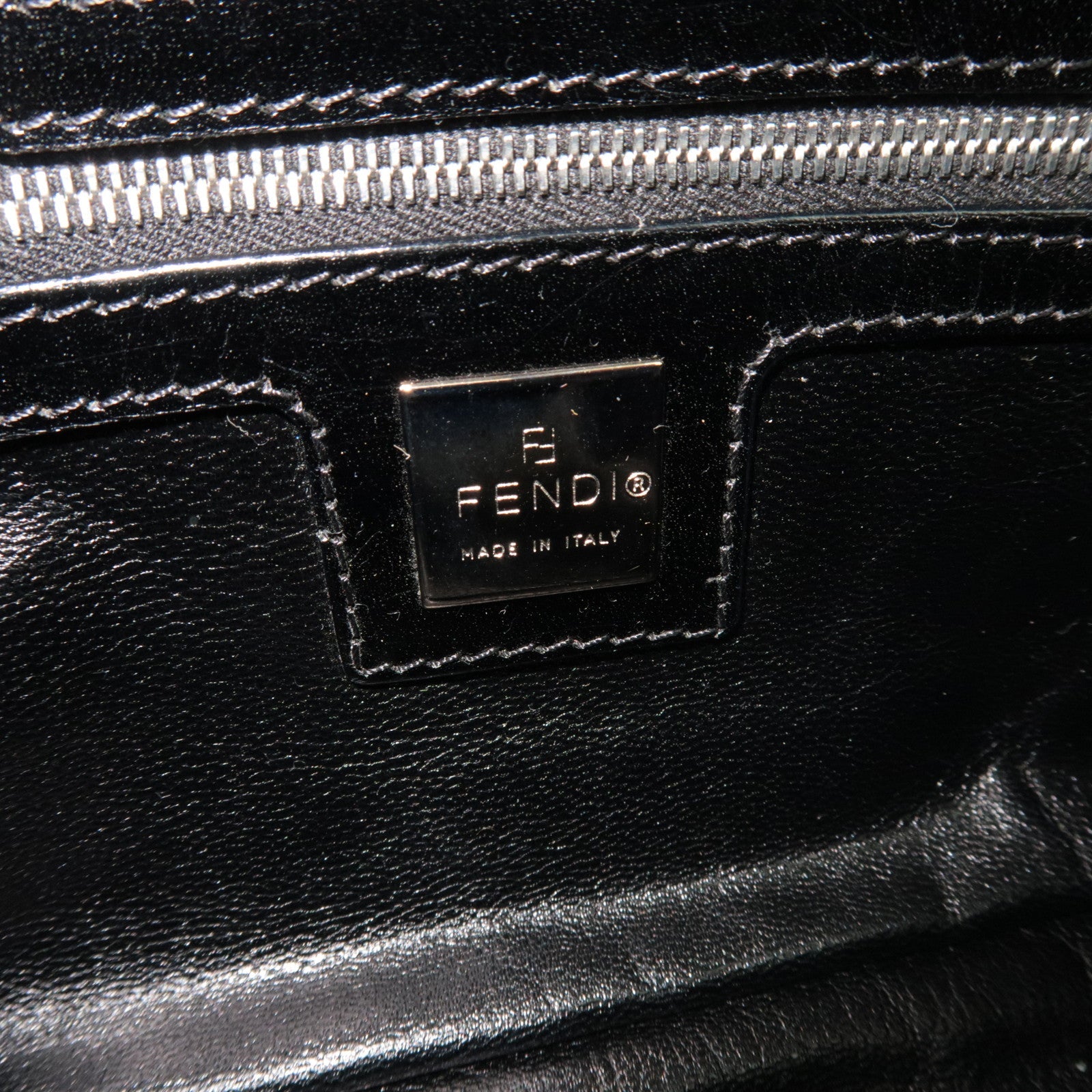 FENDI Zucca Mamma Baguette Kasjmiergrijs *Stofzak