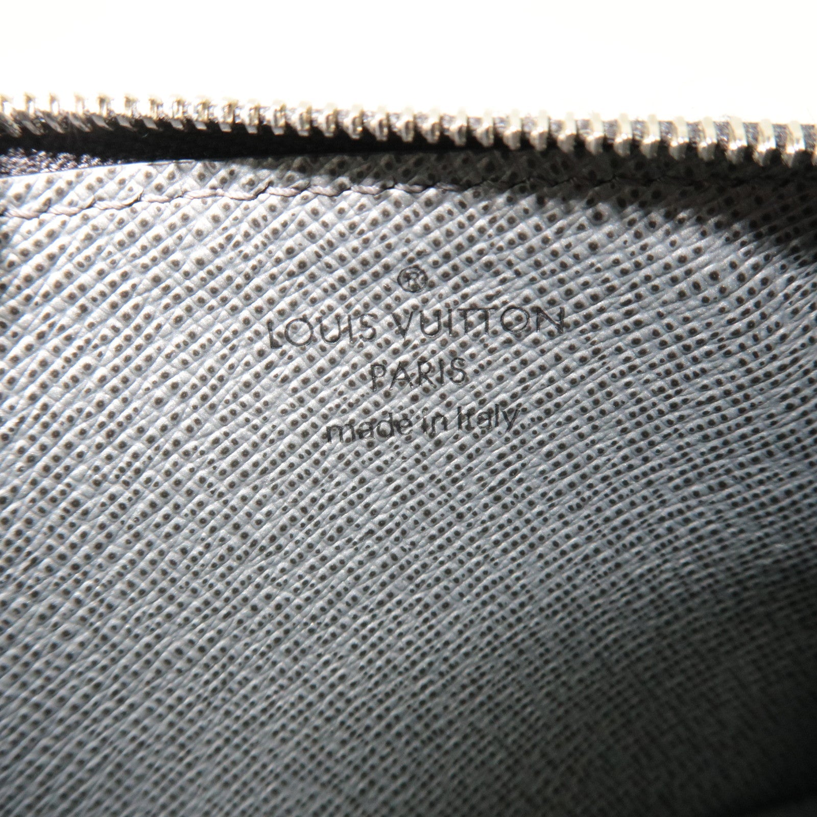 Louis Vuitton Monogram Taigarama Muntkaarthouder Zilver M30839/IC Chip