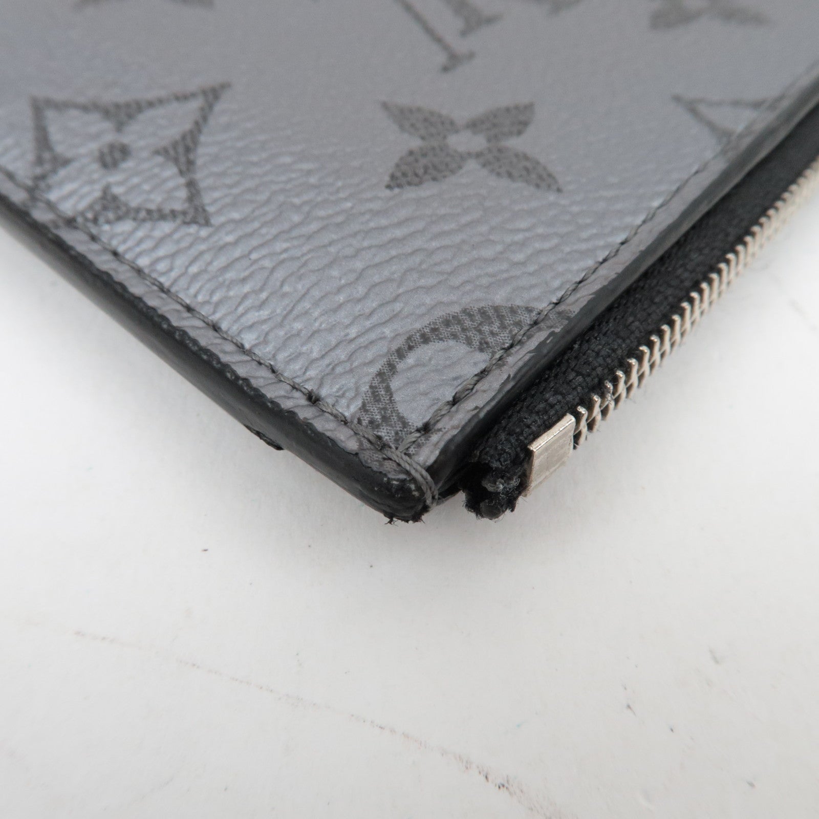 Louis Vuitton Monogram Taigarama Muntkaarthouder Zilver M30839/IC Chip