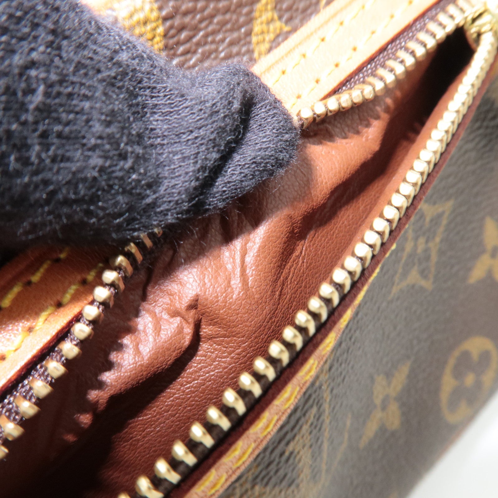 Louis Vuitton Monogram Pochette Cite Shoulder Bag M51183 MI0032 *Dust bag