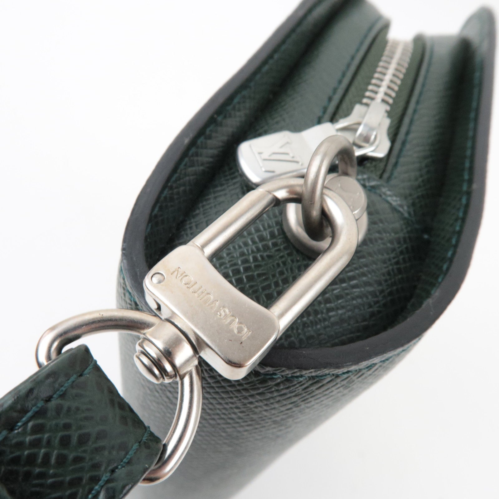 Louis Vuitton Taiga Baikal Clutch Bag Epicea M30184 VI0025