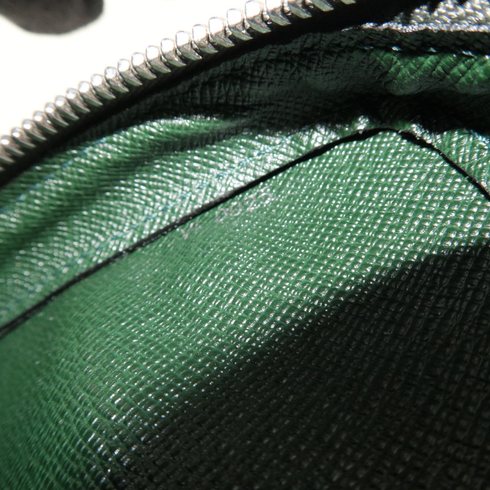 Louis Vuitton Taiga Baikal Clutch Bag Epicea M30184 VI0025