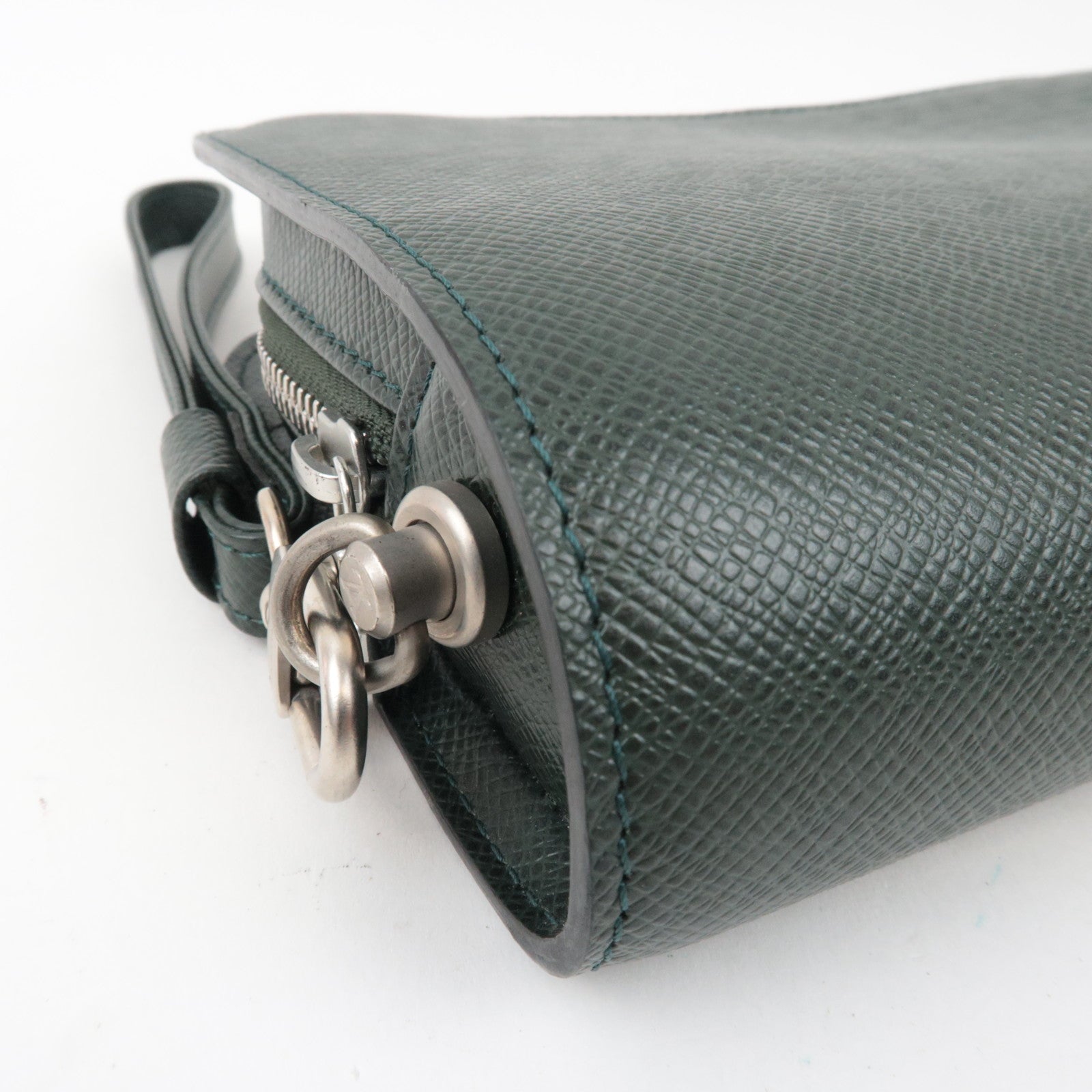 Louis Vuitton Taiga Baikal Clutch Bag Epicea M30184 VI0025