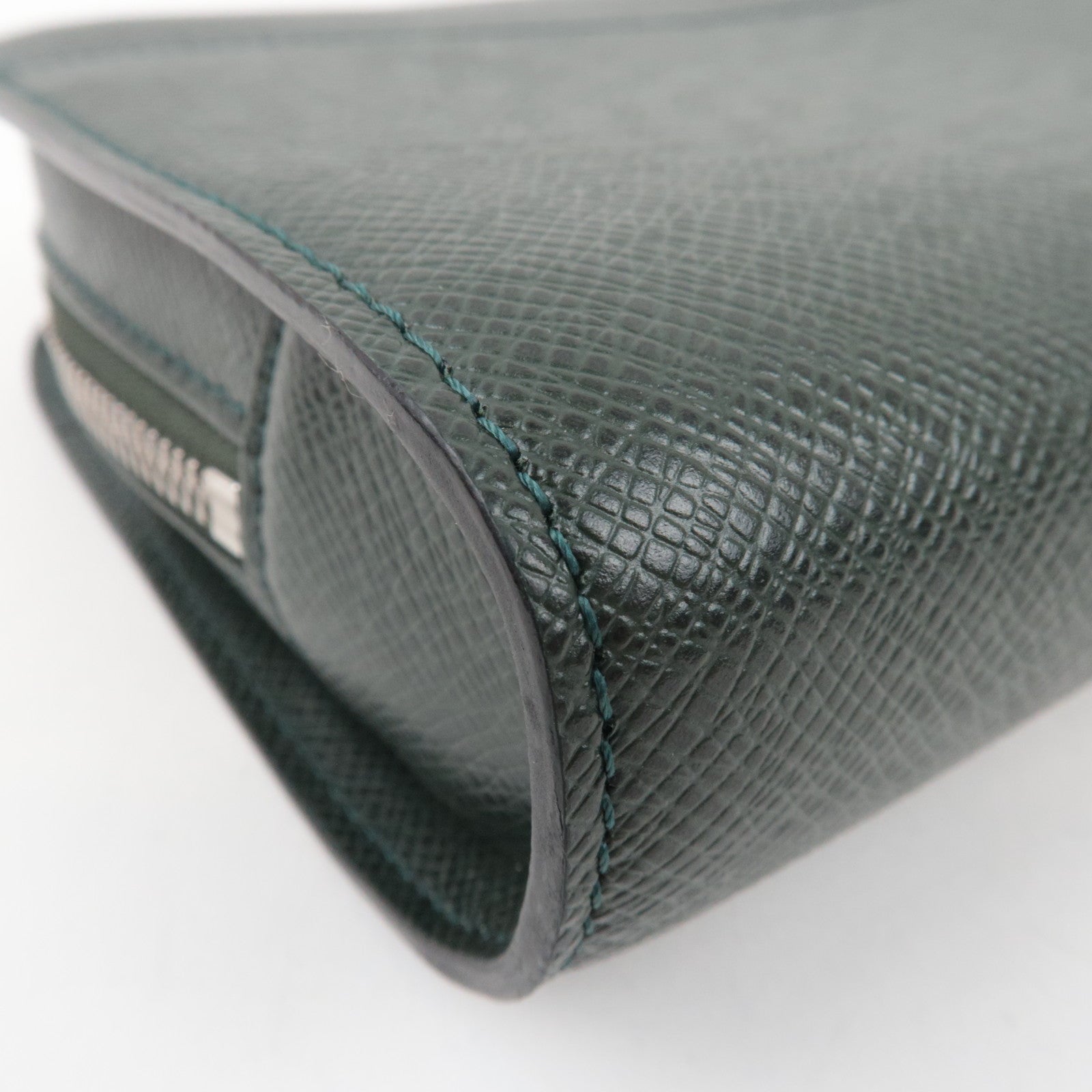 Louis Vuitton Taiga Baikal Clutch Bag Epicea M30184 VI0025