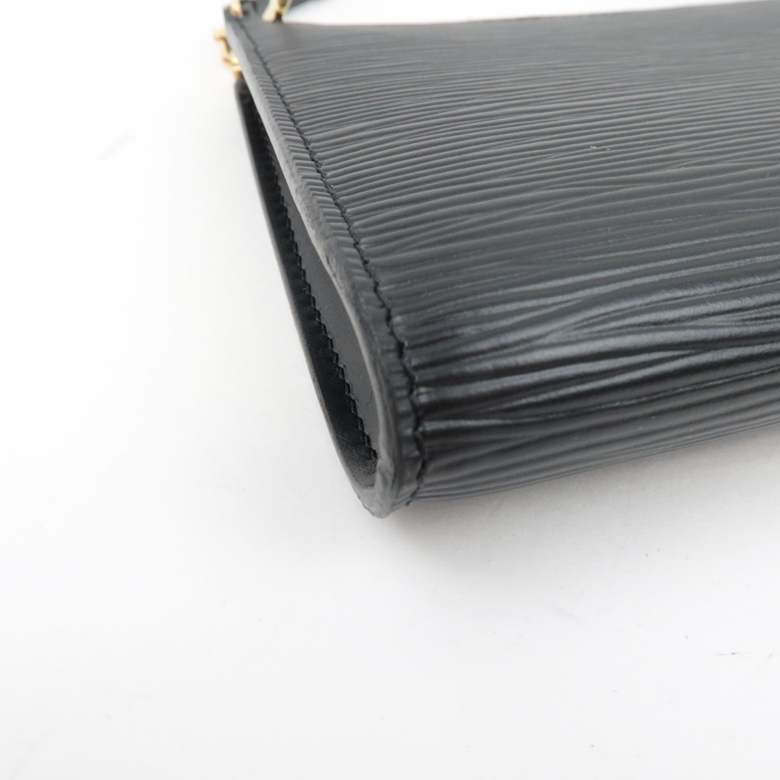 Louis Vuitton Epi Pochette Accessoires Old Model Noir M52952 AR0977