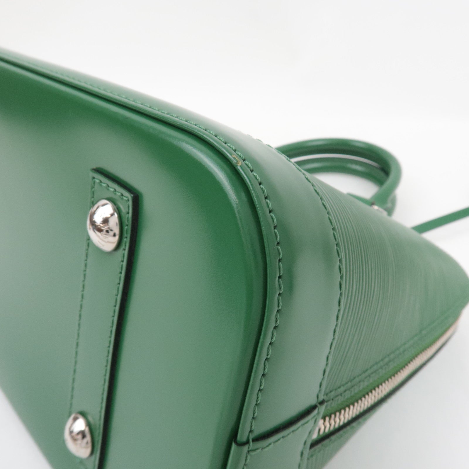 Louis Vuitton Epi Alma PM Hand bag Menthe M40618 FL2162 *Keys, Clochette