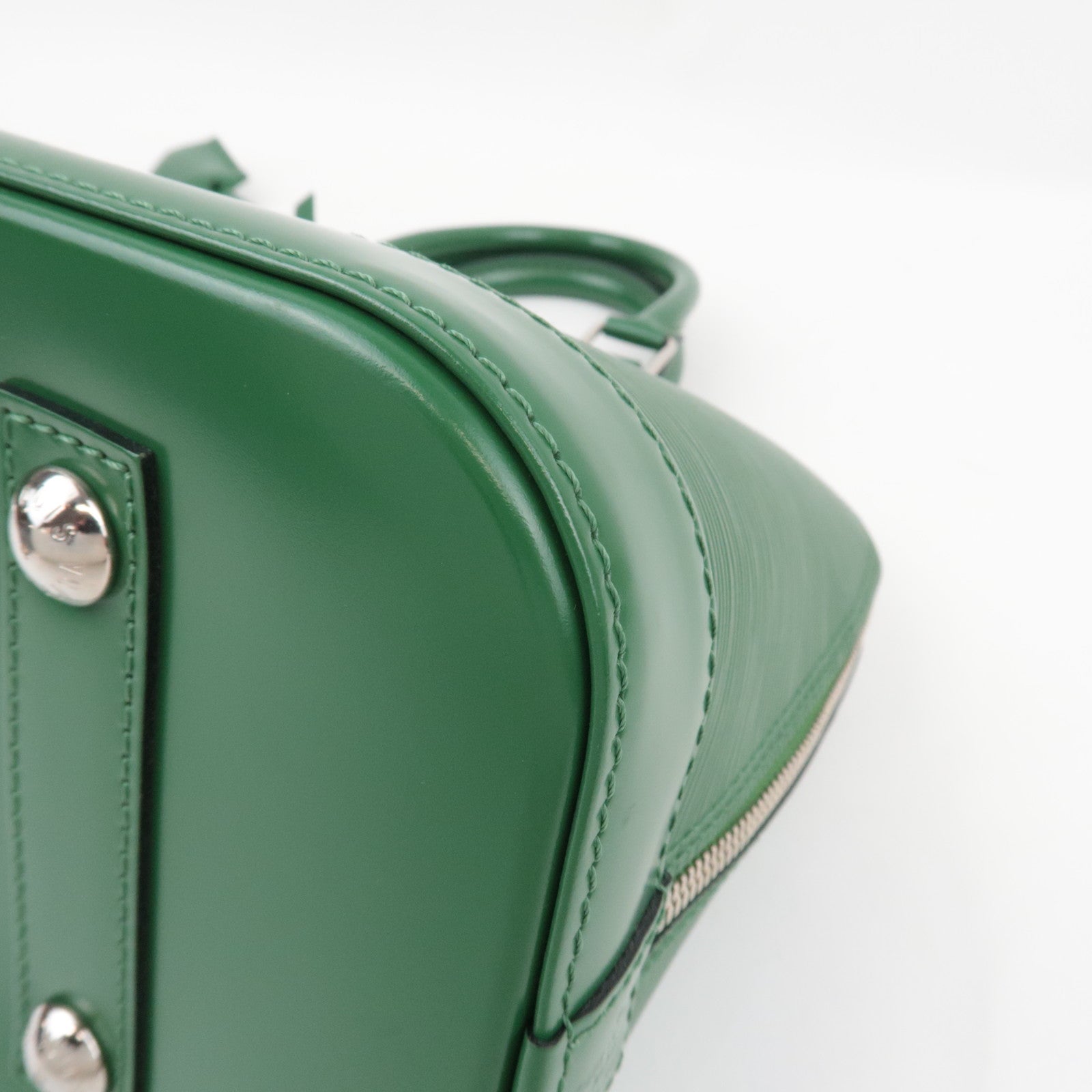 Louis Vuitton Epi Alma PM Hand bag Menthe M40618 FL2162 *Keys, Clochette