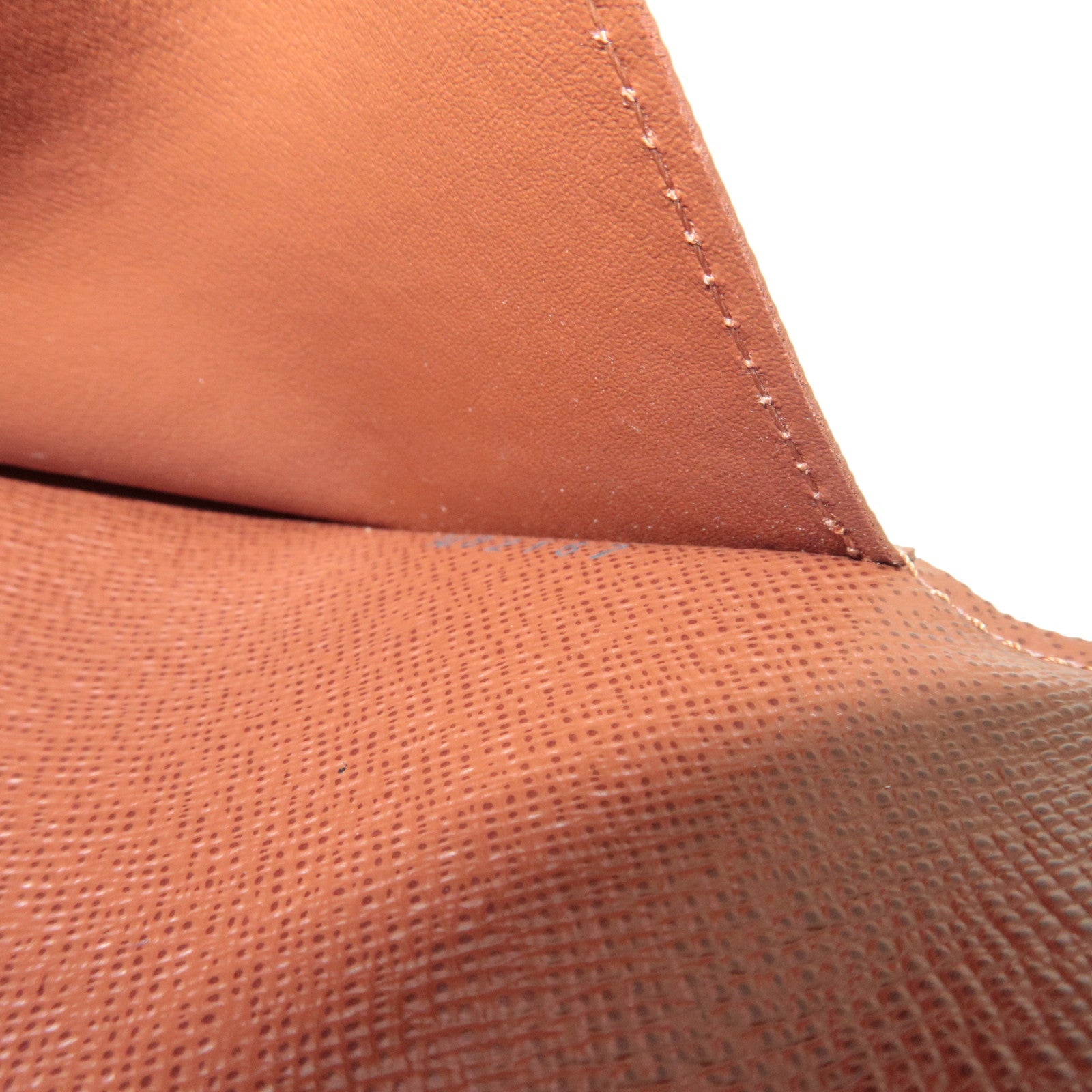 Louis Vuitton Monogram Couverture Passeport NM Passport Case M64502 MB2167