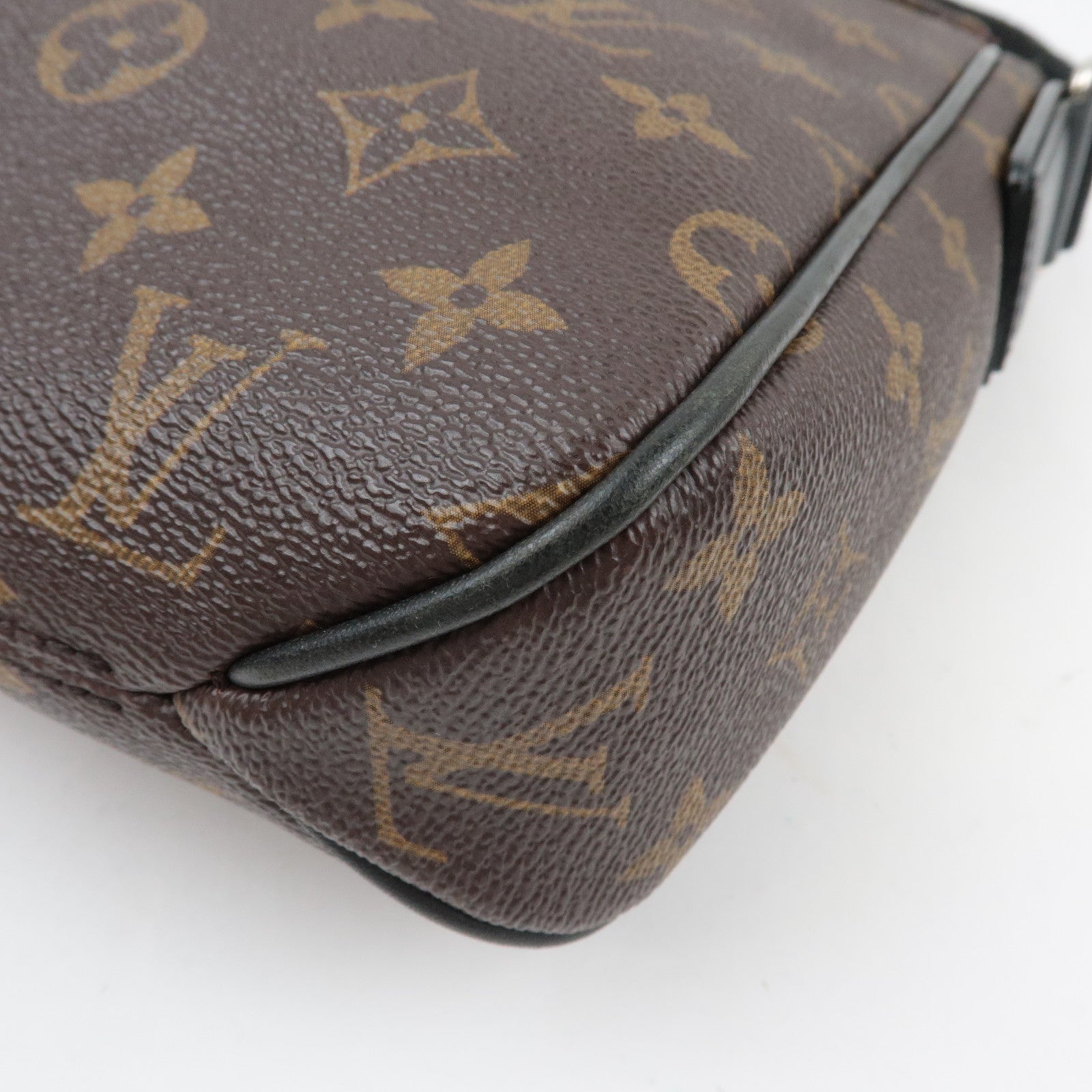 Louis Vuitton Monogram Macassar District PM Shoulder Bag Noir M40935 CA4114