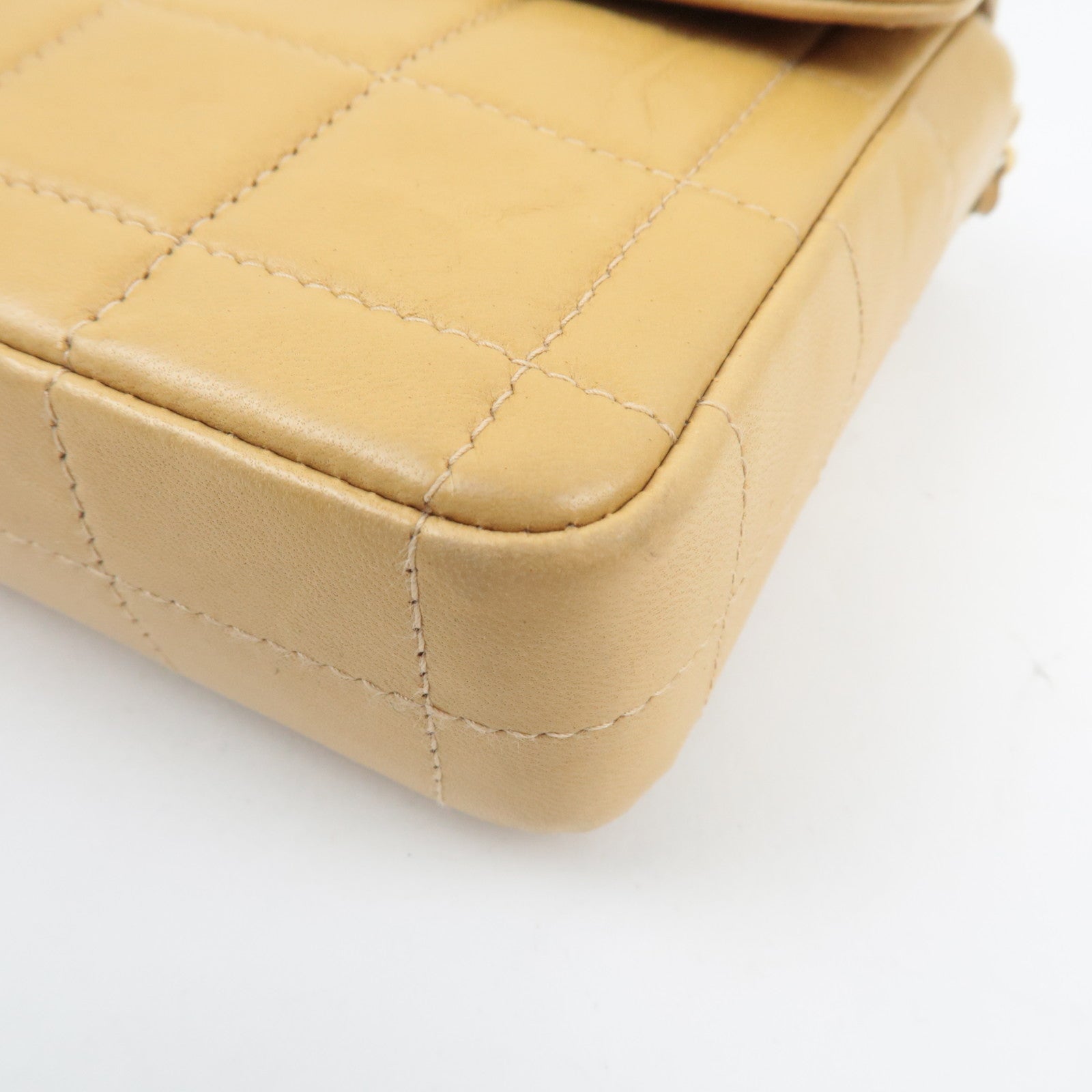 CHANEL Chocobar Chain Shoulder Bag Lambskin Beige Gold HDW *Box, G card