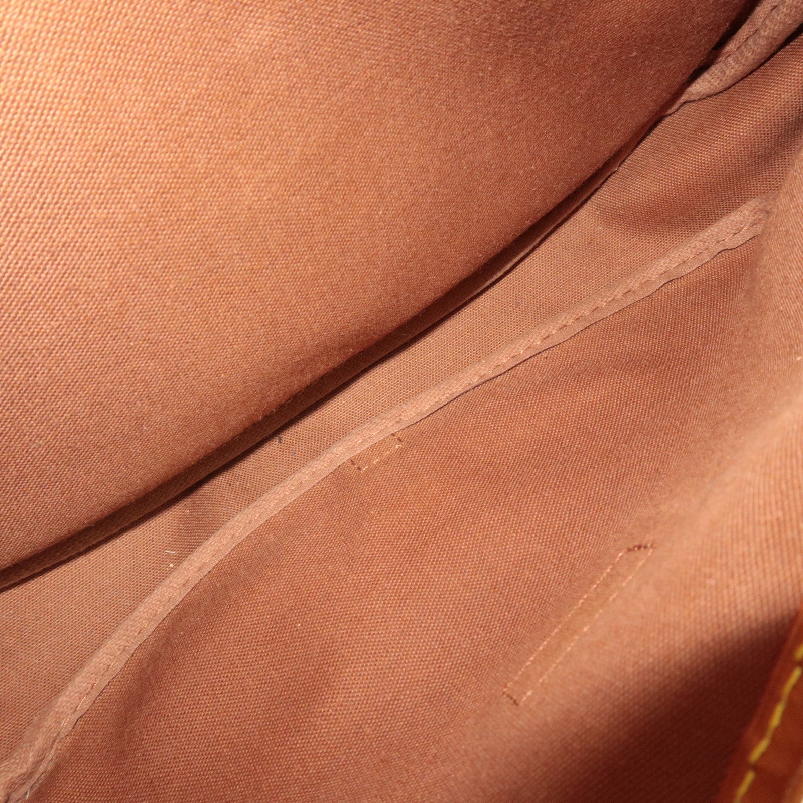 Louis Vuitton Monogram Saumur 30 Shoulder Bag M42256 AR0970