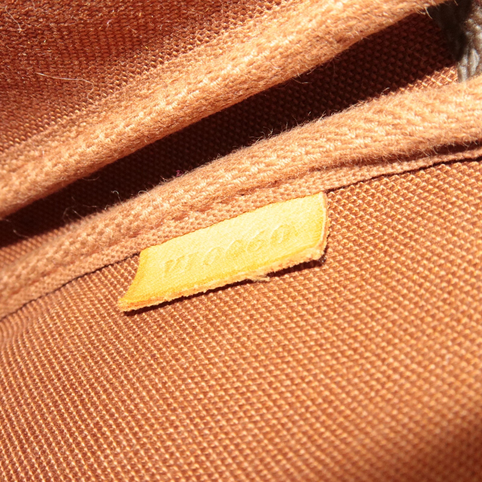 Louis Vuitton Monogram Pochette Accessoires Hand Bag M51980 VI0060