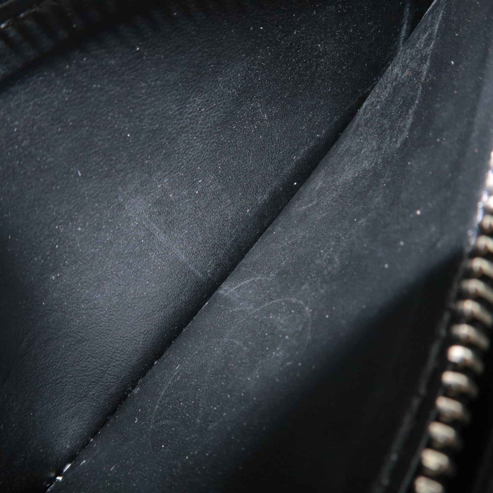 Louis Vuitton Taiga Portefeuille Brazza Long Wallet Noir M30501 RFID