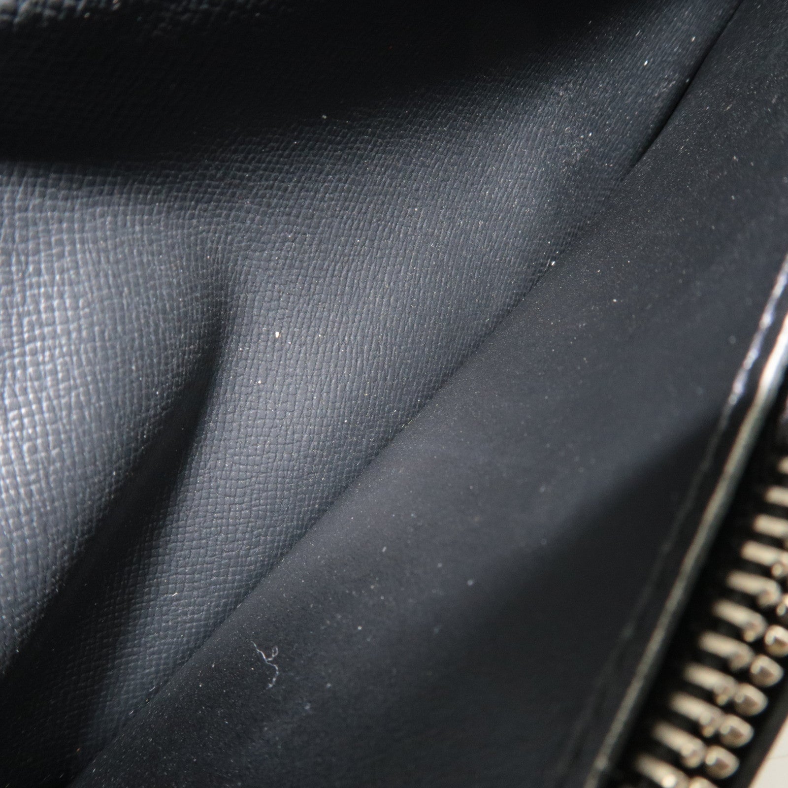 Louis Vuitton Taiga Portefeuille Brazza Long Wallet Noir M30501 RFID