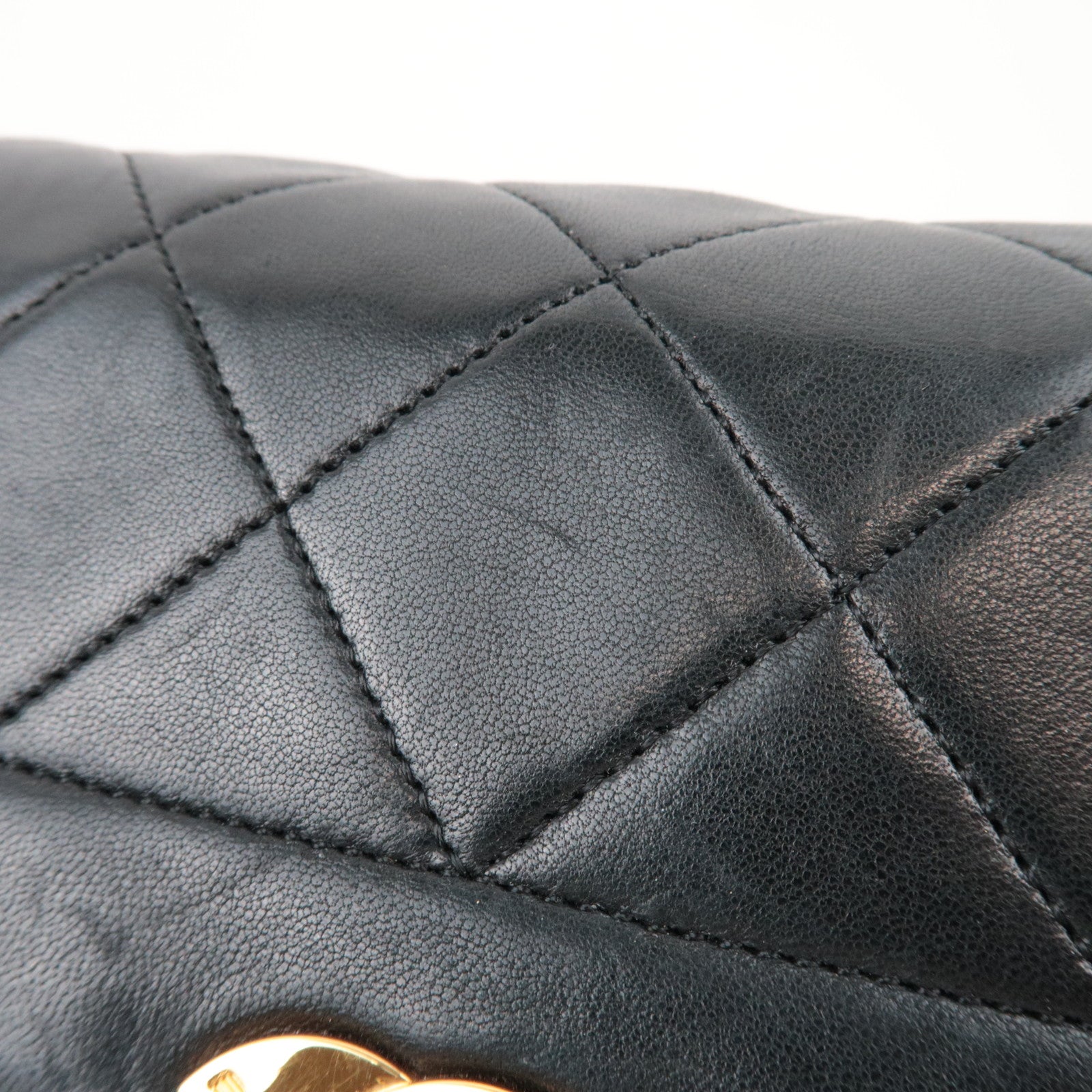 CHANEL Matelasse 22 Chain Shoulder Bag Lambskin Black Gold HDW 1709144 *Box, Dust bag, G card