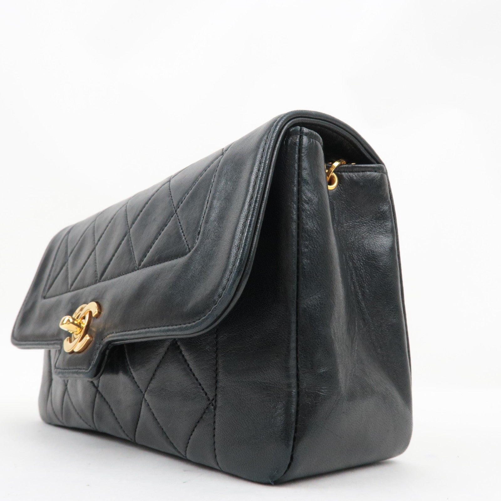 CHANEL Matelasse 22 Chain Shoulder Bag Lambskin Black Gold HDW 1709144 *Box, Dust bag, G card