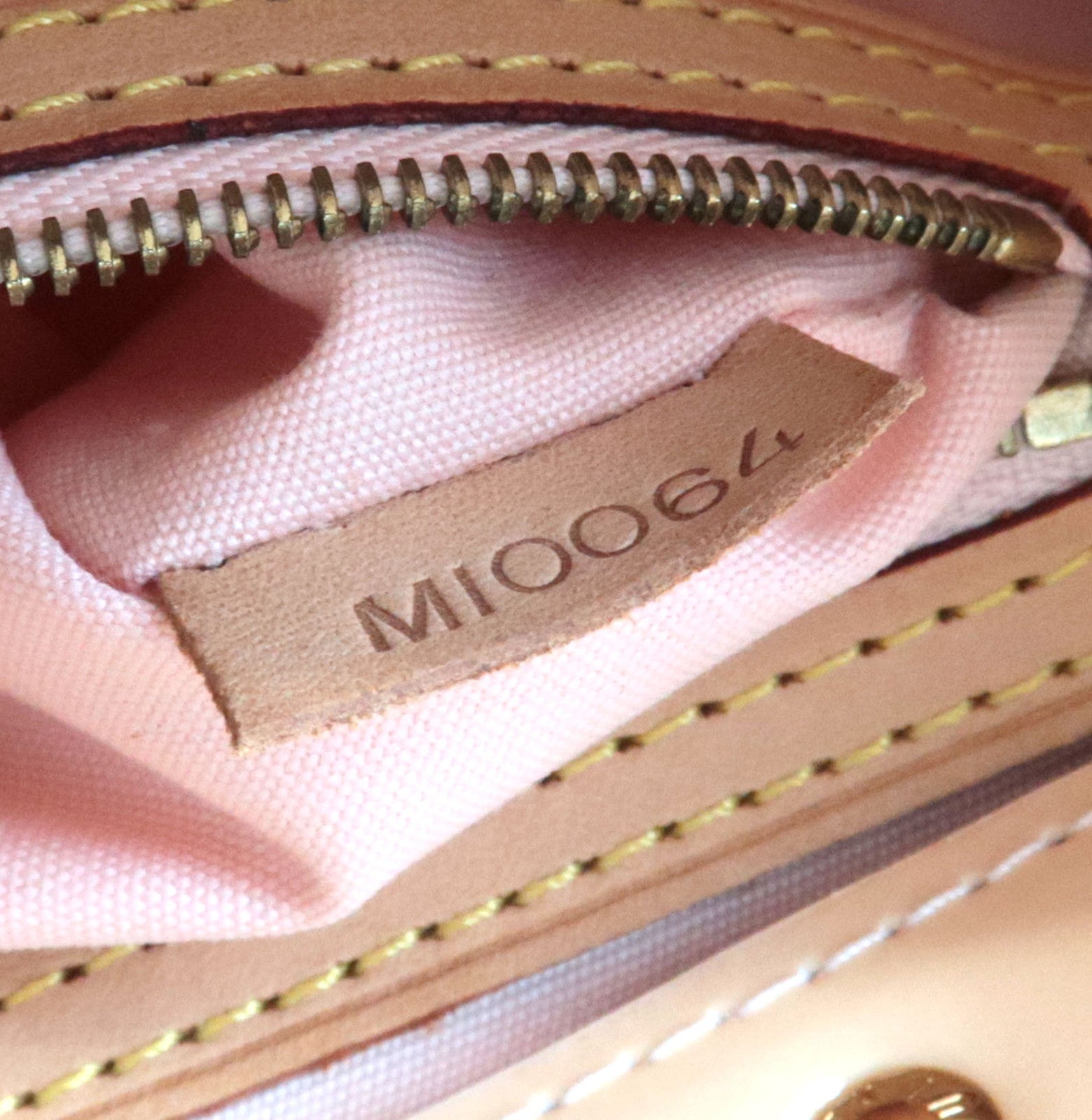 Louis Vuitton Monogram Vernis Reade PM Hand Bag Marshmallow Pink M91306 MI0064 *Dust bag