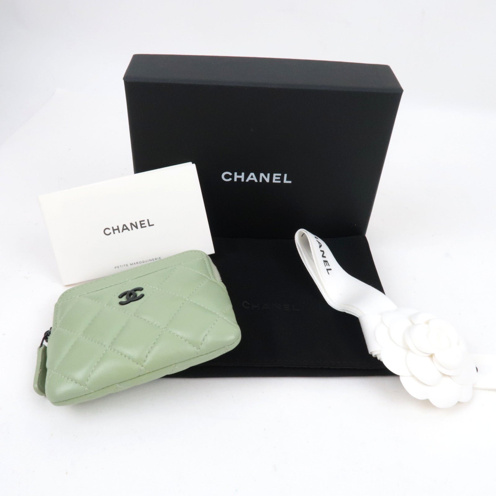 CHANEL Matelasse Zip Coin Purse Lambskin Green AP2061 *Box, Dust bag