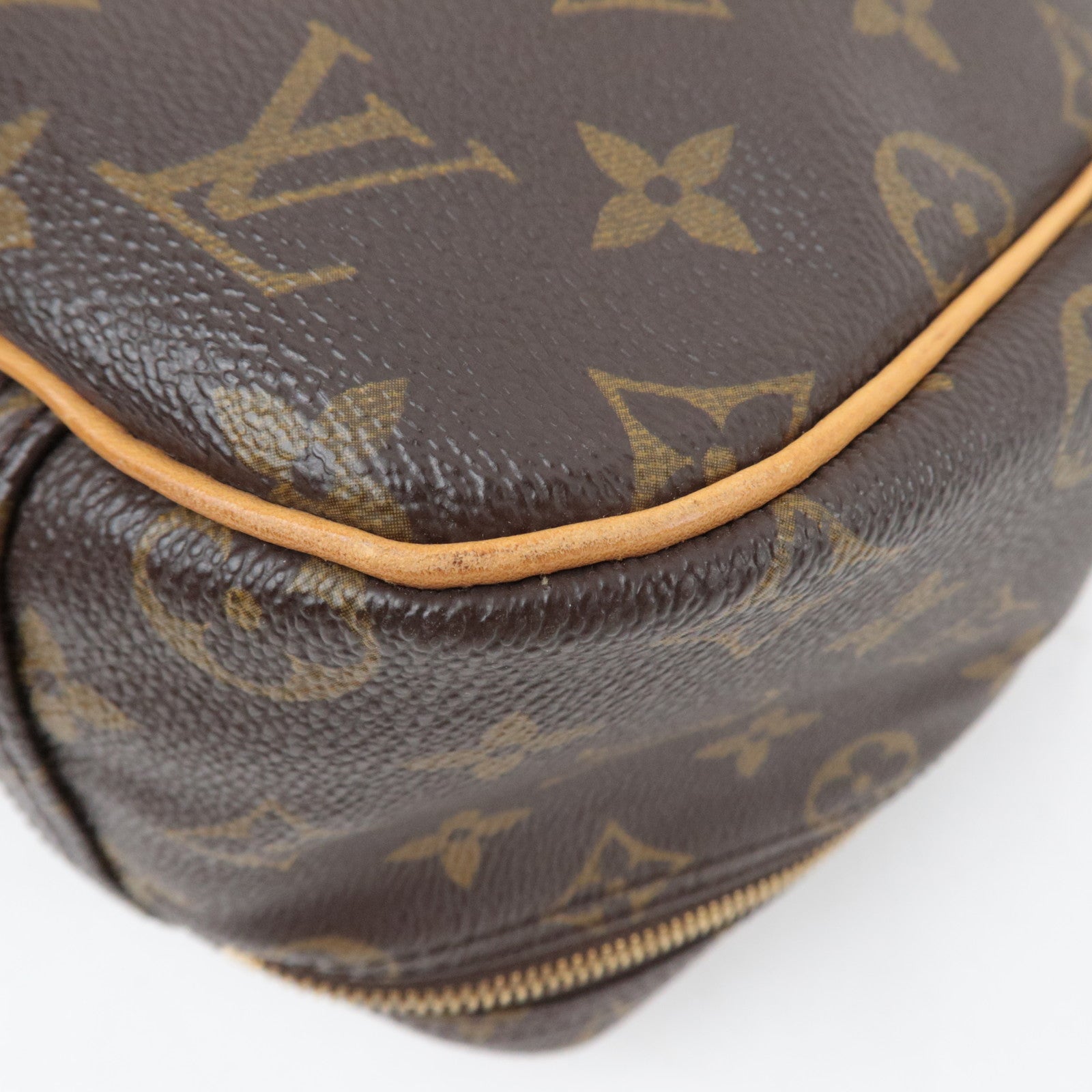 Louis Vuitton Monogram Excursion Handbag M41450 VI0917