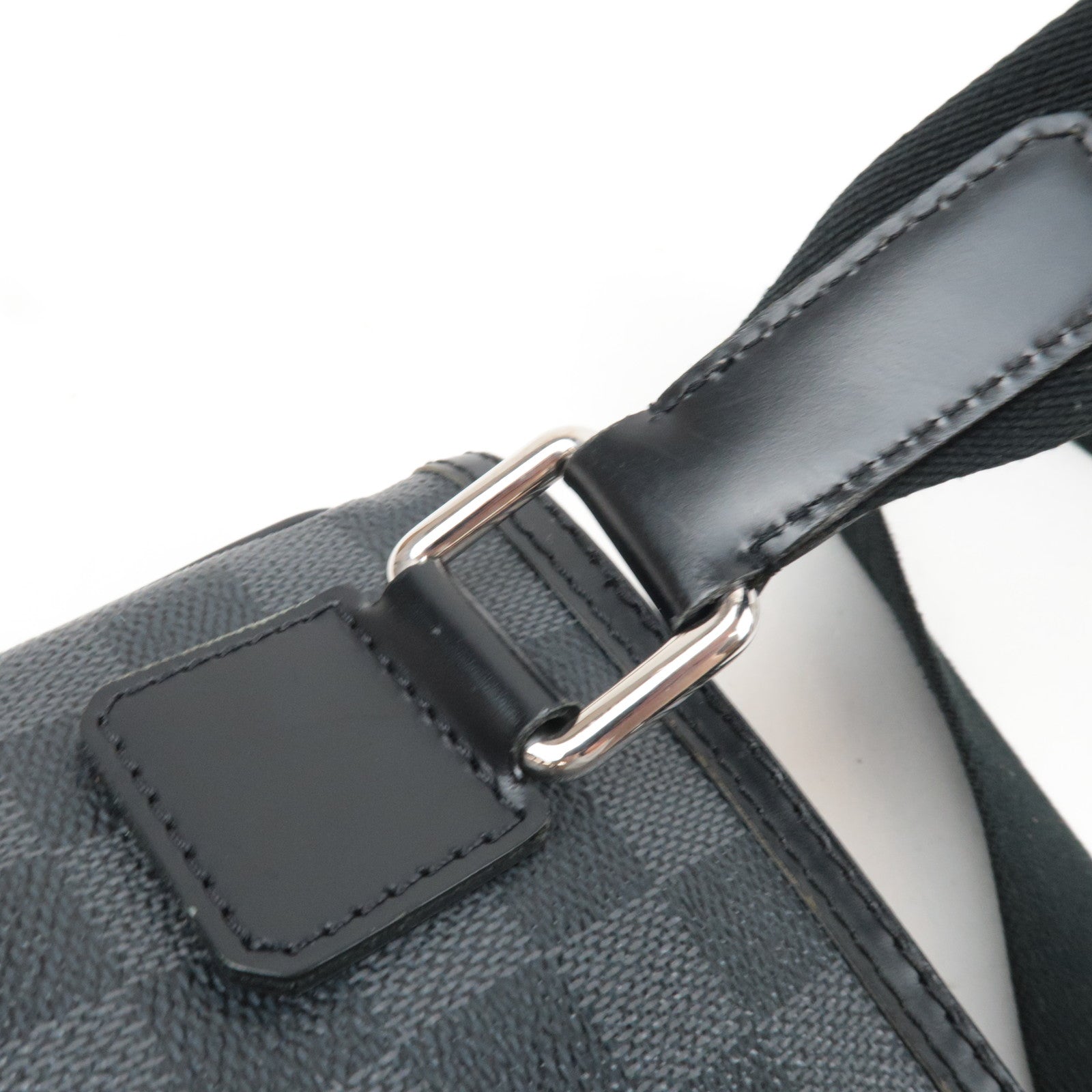 Louis Vuitton Damier Graphite Thomas Shoulder Bag N58028 VI4059