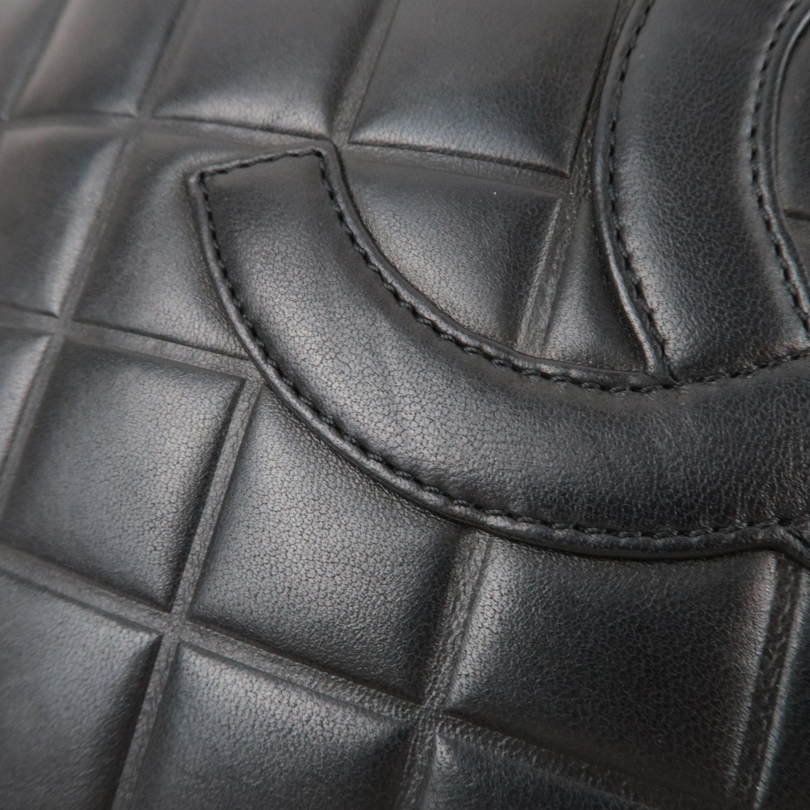 CHANEL Chocolate Bar Tote Bag Vertical Lambskin Black Gold HDW 6915147