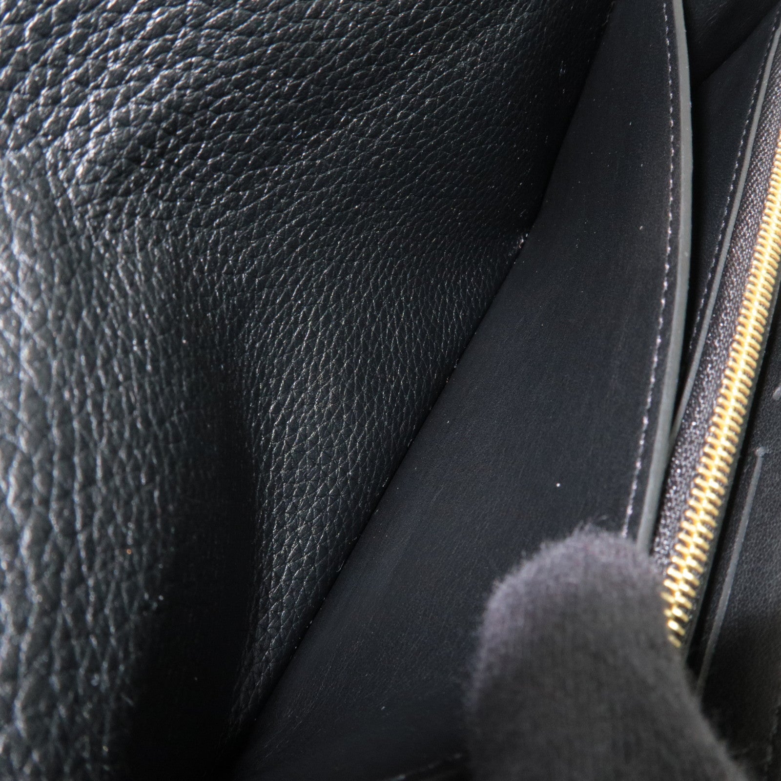 Louis Vuitton Portefeuille Capucines Long Wallet Taurillon Leather Black N90129 MI2168