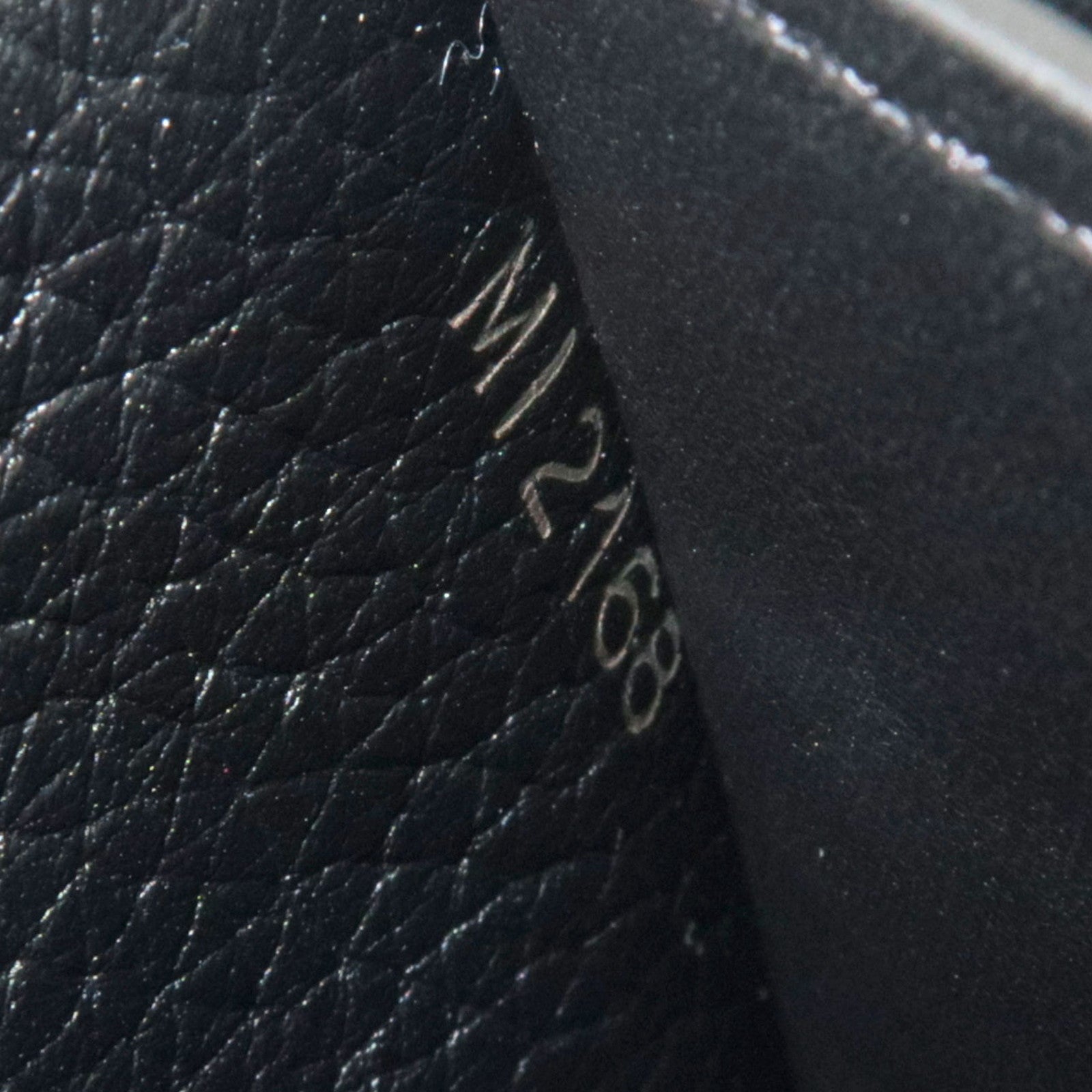 Louis Vuitton Portefeuille Capucines Long Wallet Taurillon Leather Black N90129 MI2168