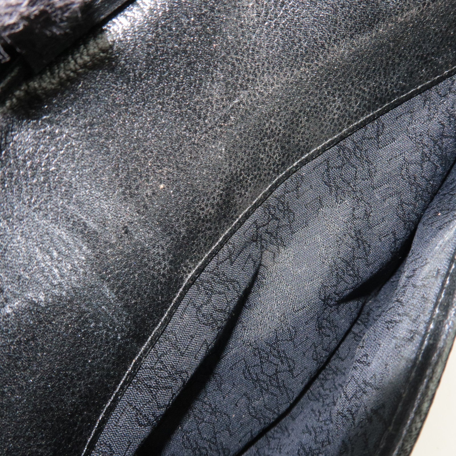 Saint Laurent YSL Shoulder Bag Leather Black