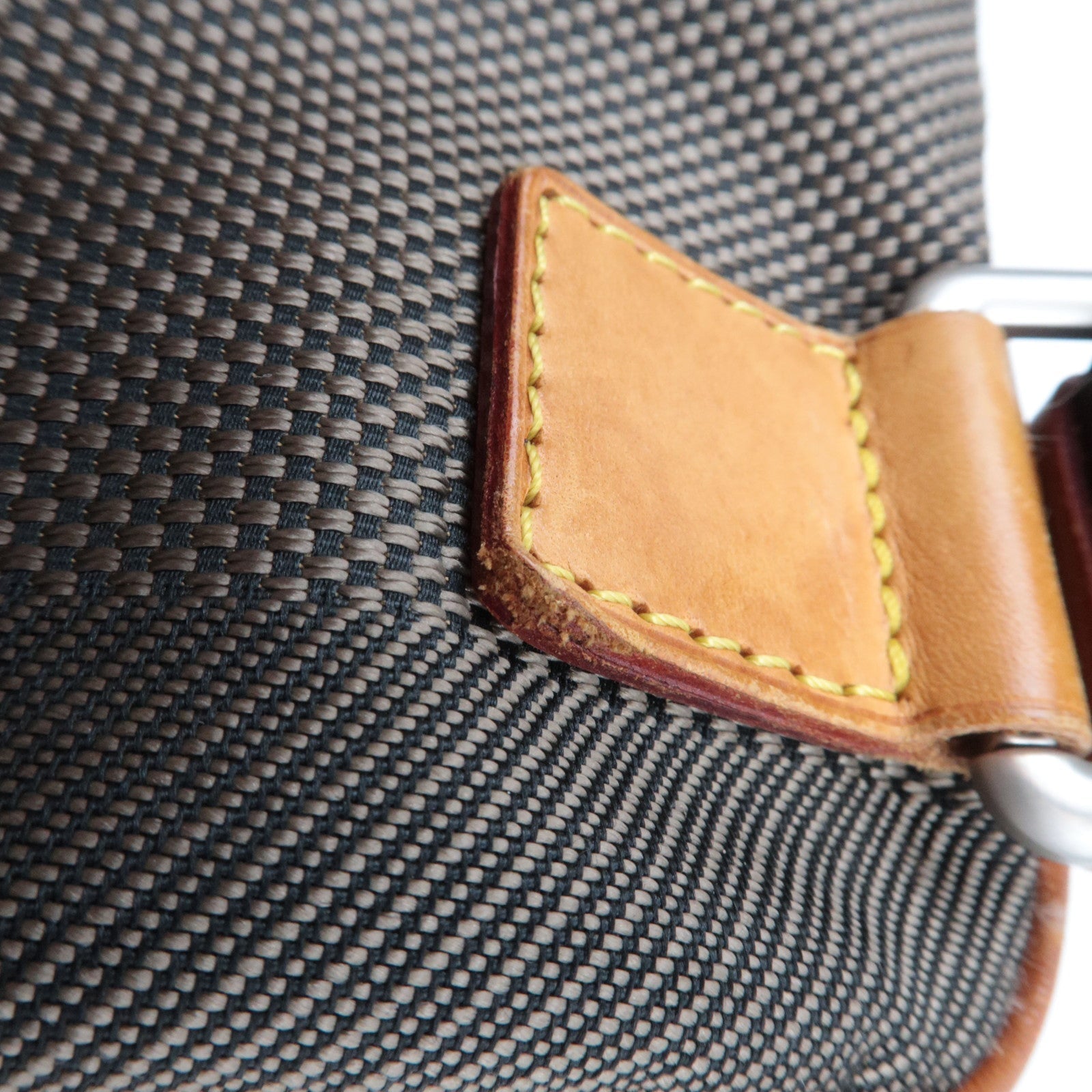 Louis Vuitton Damier Geant Acrobat Body Bag Terre M93619 AR2089