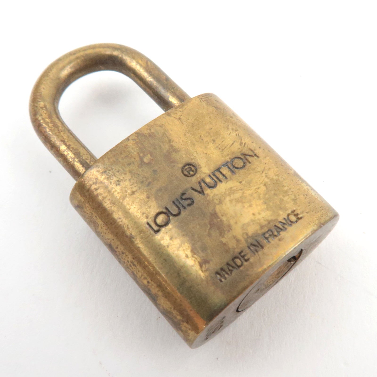 Louis Vuitton Set of 10 Key Locks Cadena Set Metal Gold Color