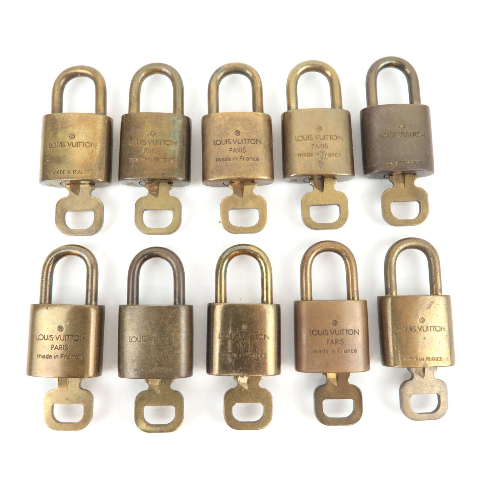 Louis Vuitton Set of 10 Key Locks Cadena Set Metal Gold Color