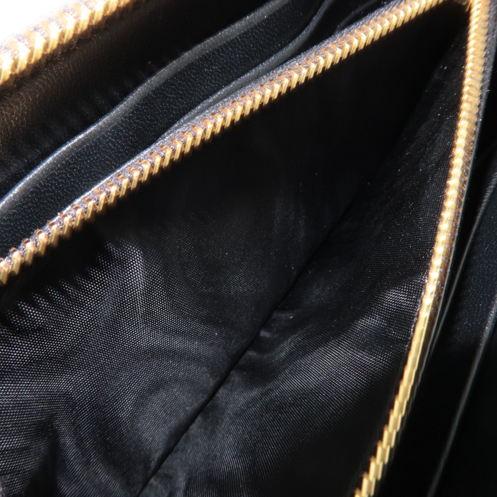 MIU MIU Matelasse Round Zipper Long Wallet Leather Black *Box