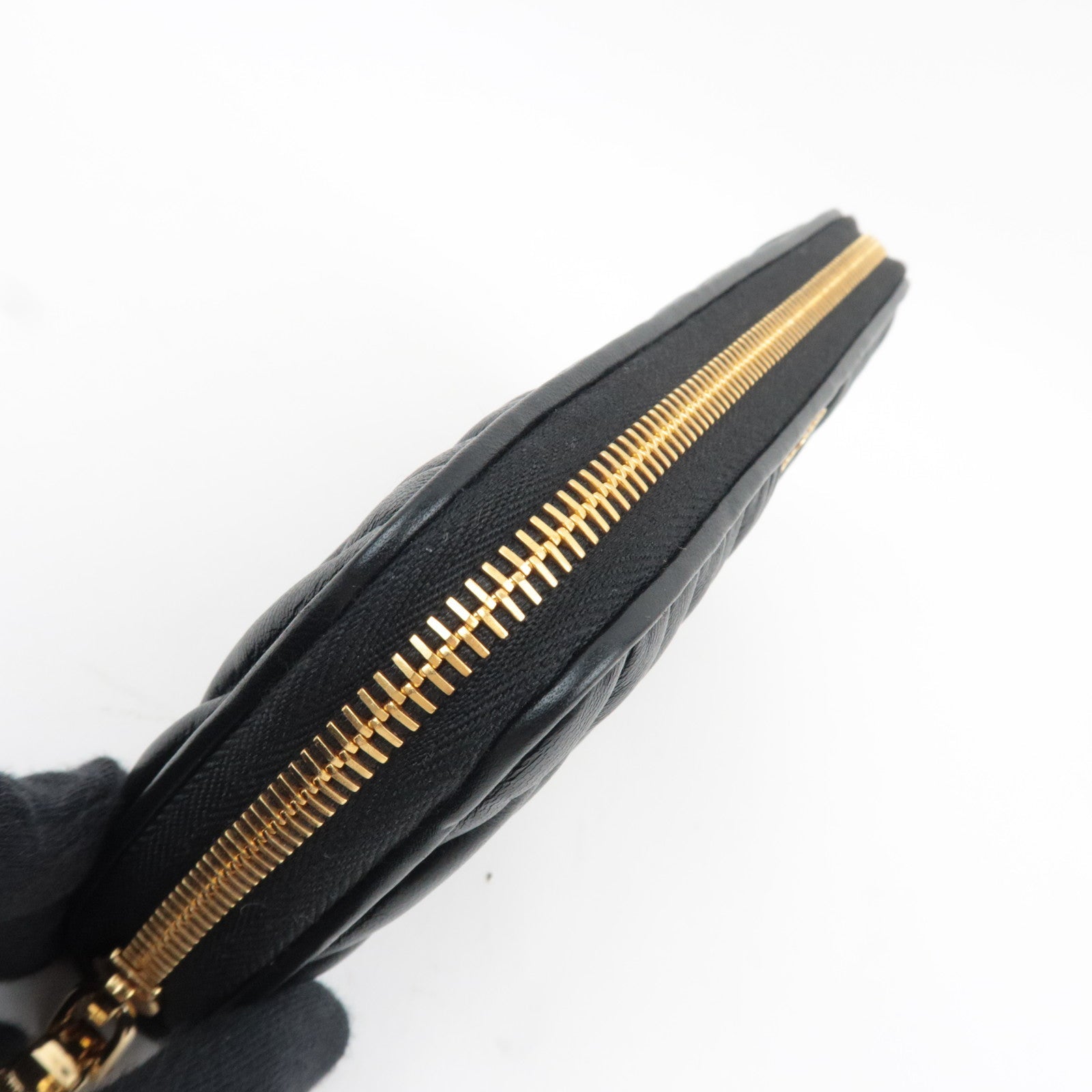 MIU MIU Matelasse Round Zipper Long Wallet Leather Black *Box