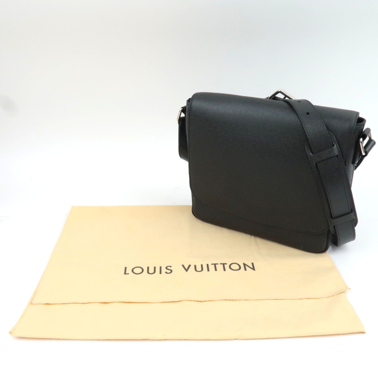 Louis Vuitton Taiga Roman PM Shoulder Bag Ardoise M32726 PL0127 *Dust bag