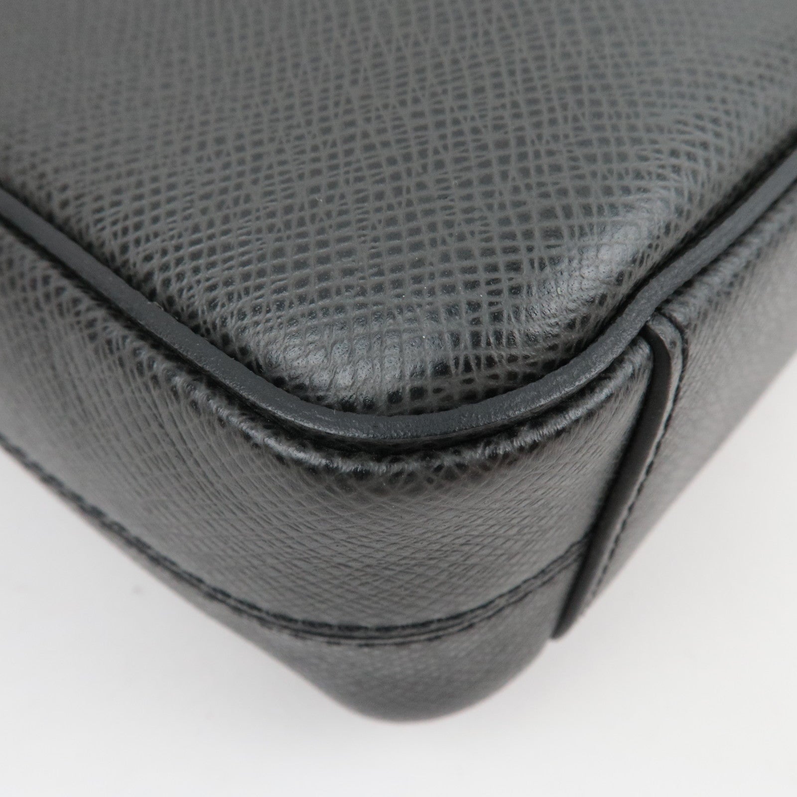 Louis Vuitton Taiga Roman PM Shoulder Bag Ardoise M32726 PL0127 *Dust bag