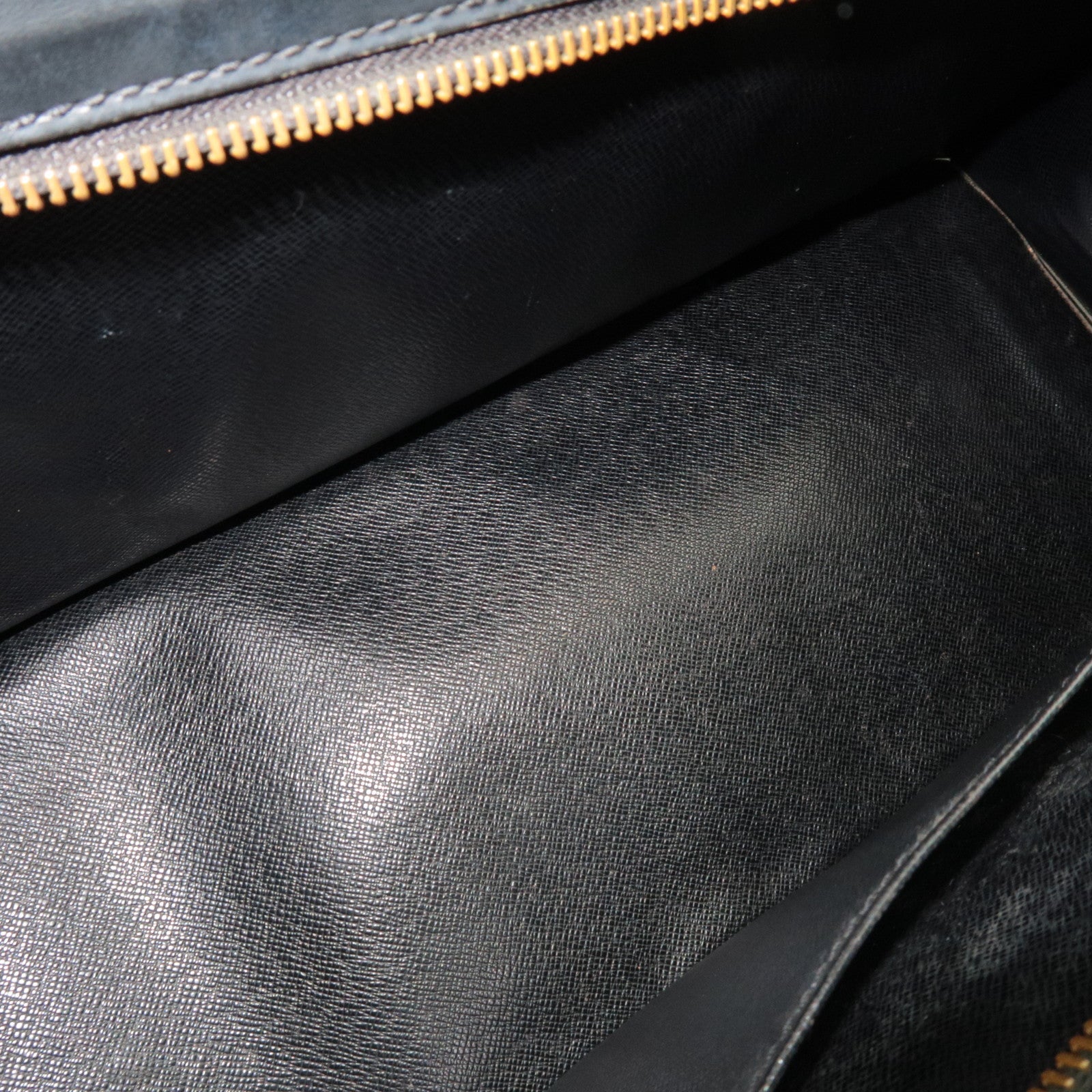 Louis Vuitton Epi Sac Triangle Hand Bag Noir M52092 MI1922