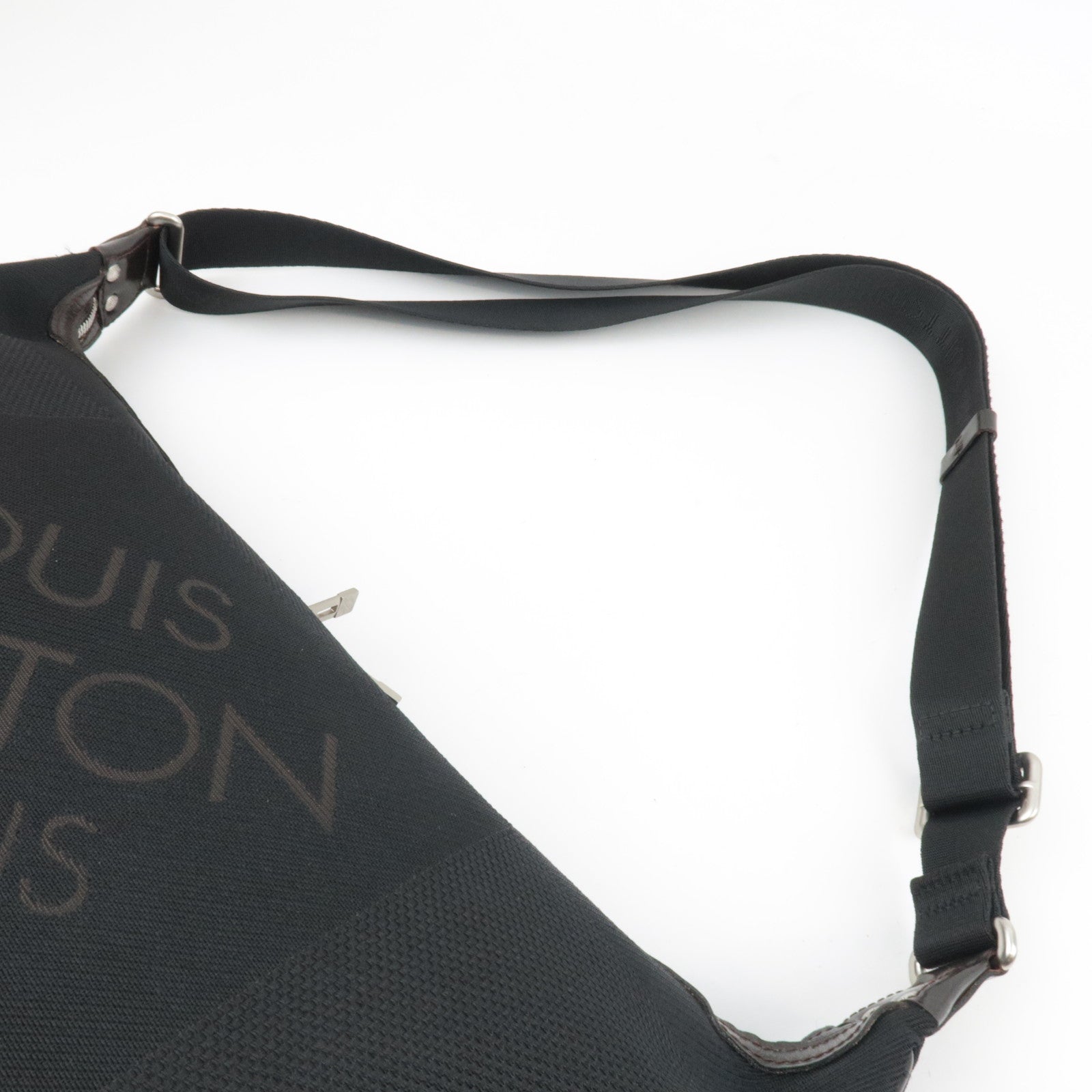 Louis Vuitton Damier Geant Explorateur Shoulder Bag Noir M93616 SP4110