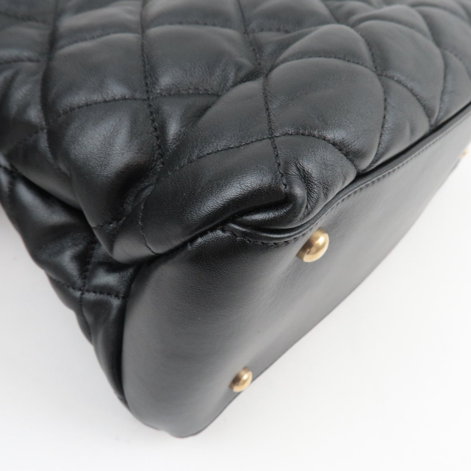 CHANEL Matelasse Chain Tote Bag Lambskin Black Gold HDW A66415 18364637 *Dust bag, G card