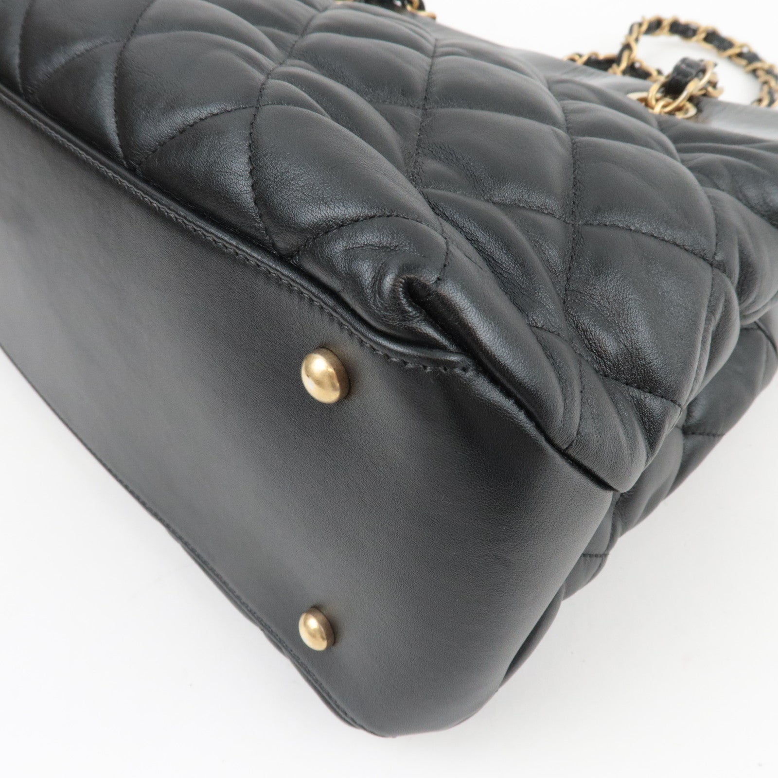 CHANEL Matelasse Chain Tote Bag Lambskin Black Gold HDW A66415 18364637 *Dust bag, G card