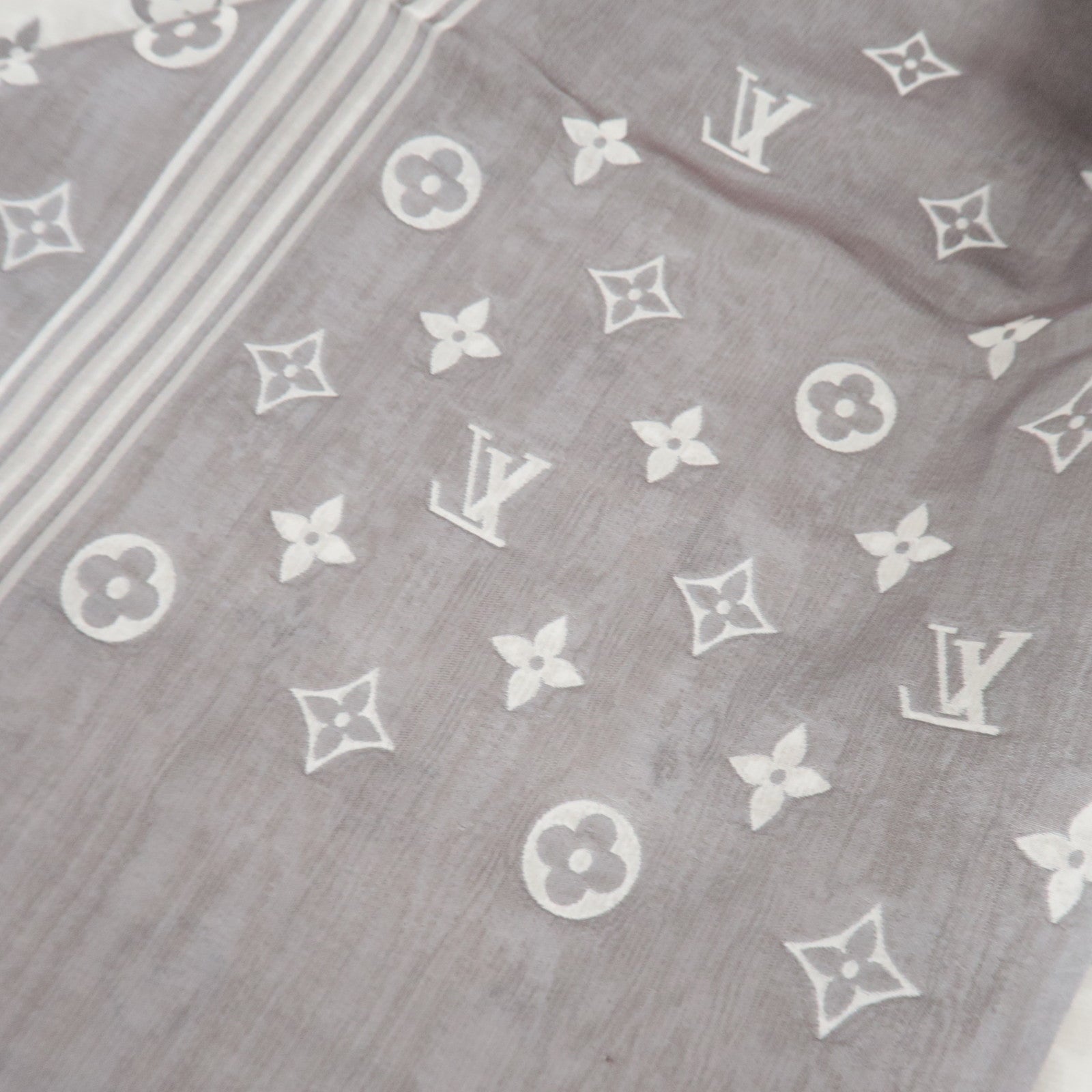 Louis Vuitton Scarf 100% Silk Beige Silver *Box