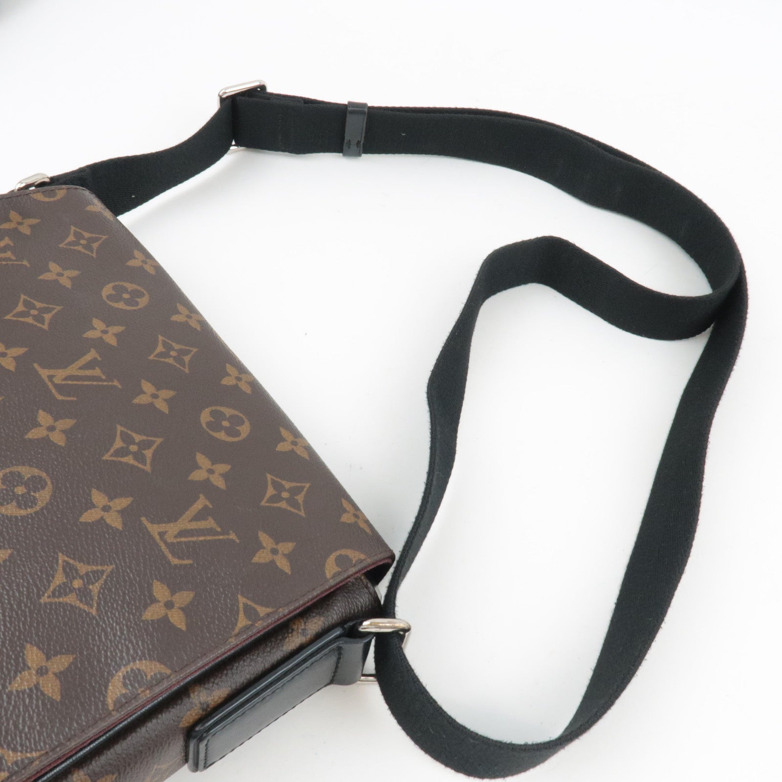 Louis Vuitton Monogram Macassar District PM Shoulder Bag M40935 CA3186