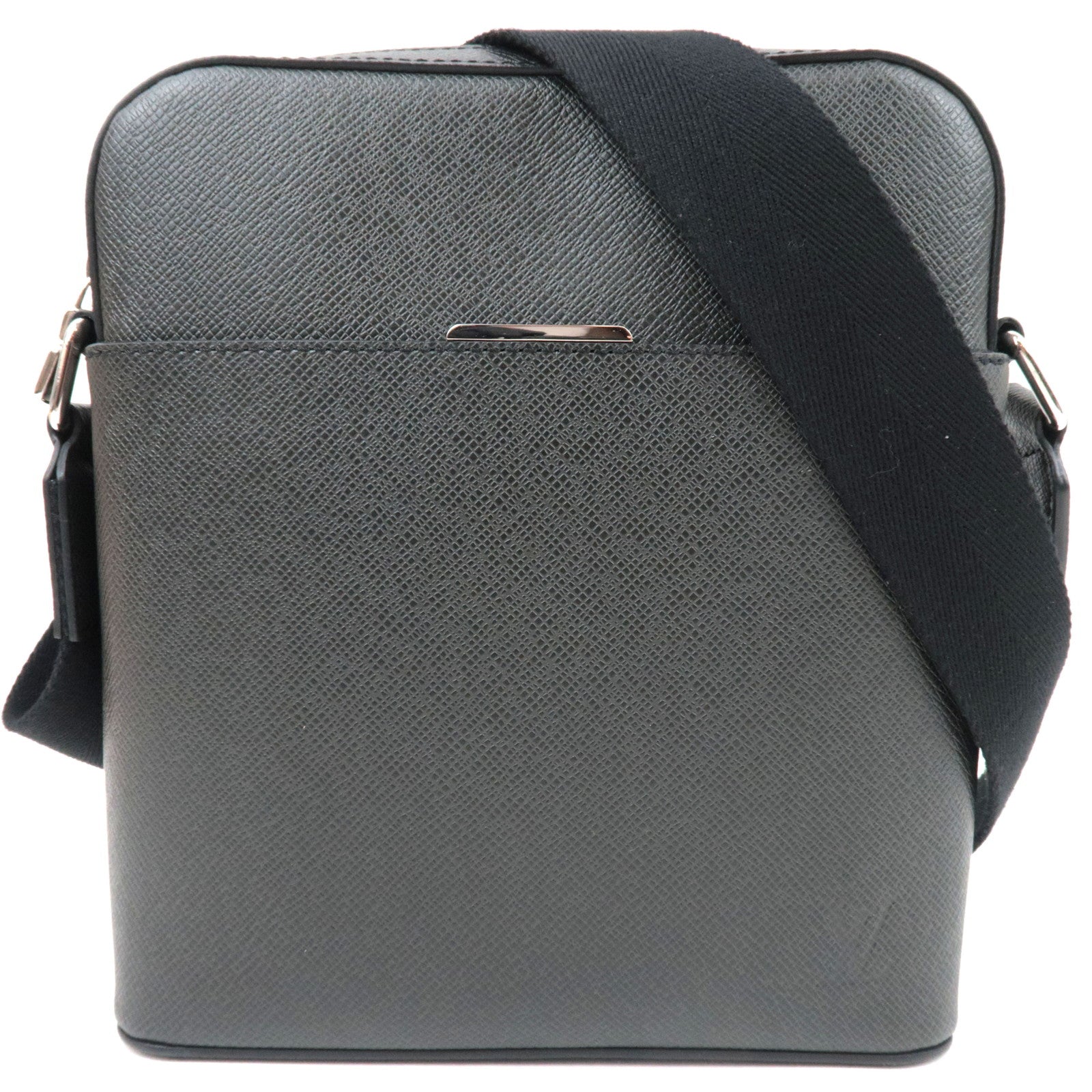 Louis Vuitton Taiga Anton Pochette Shoulder Bag Noir M33431 RFID *Dust bag81666