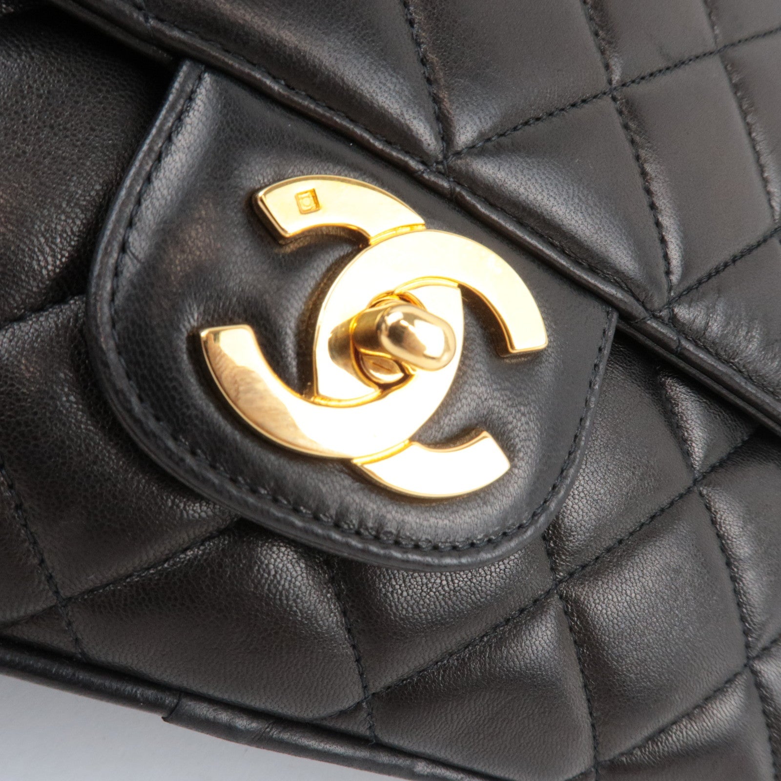 CHANEL Matelasse Chain Shoulder Bag Lambskin Black Gold HDW *Dust bag, G Card