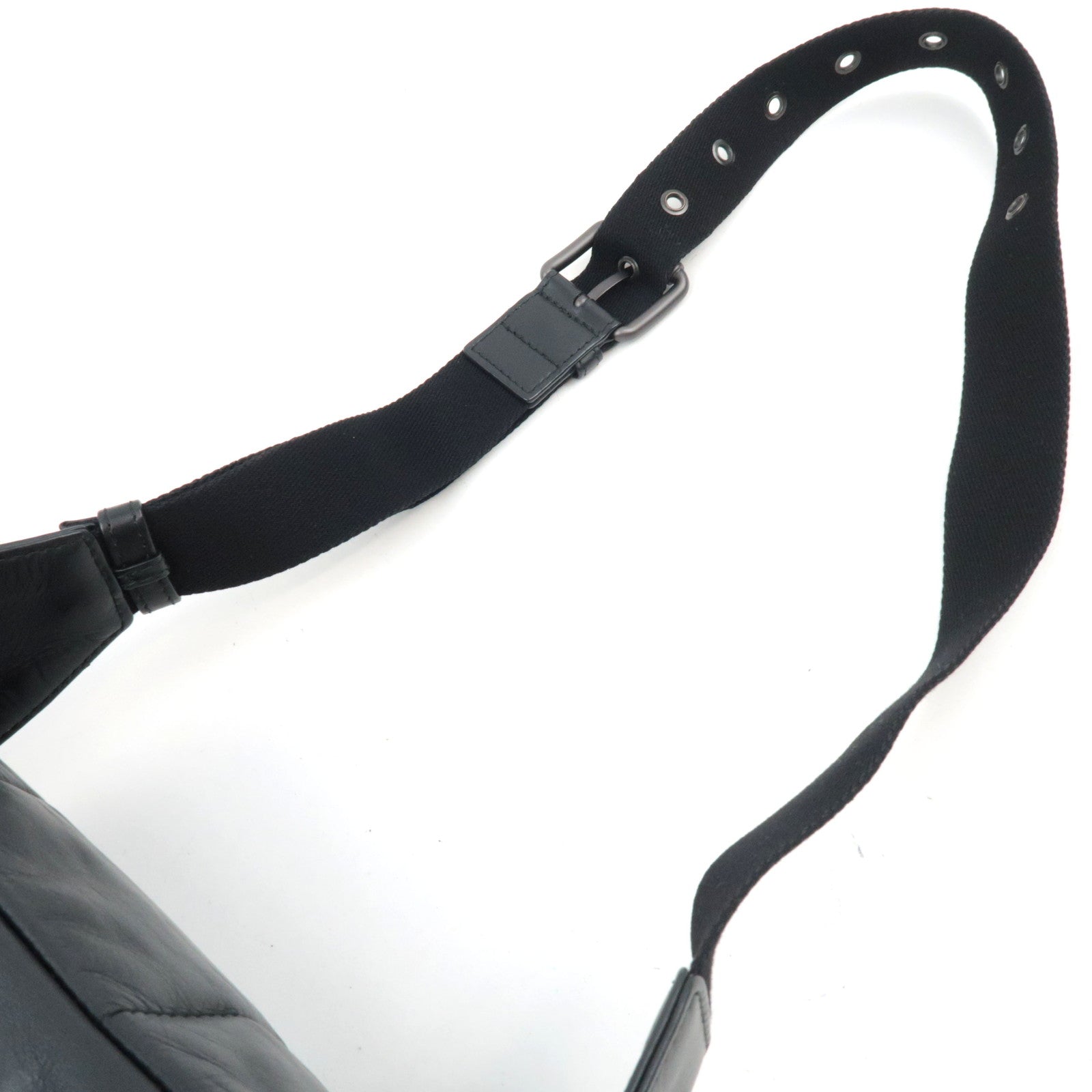 BOTTEGA VENETA Intrecciato Body Bag Leather Black