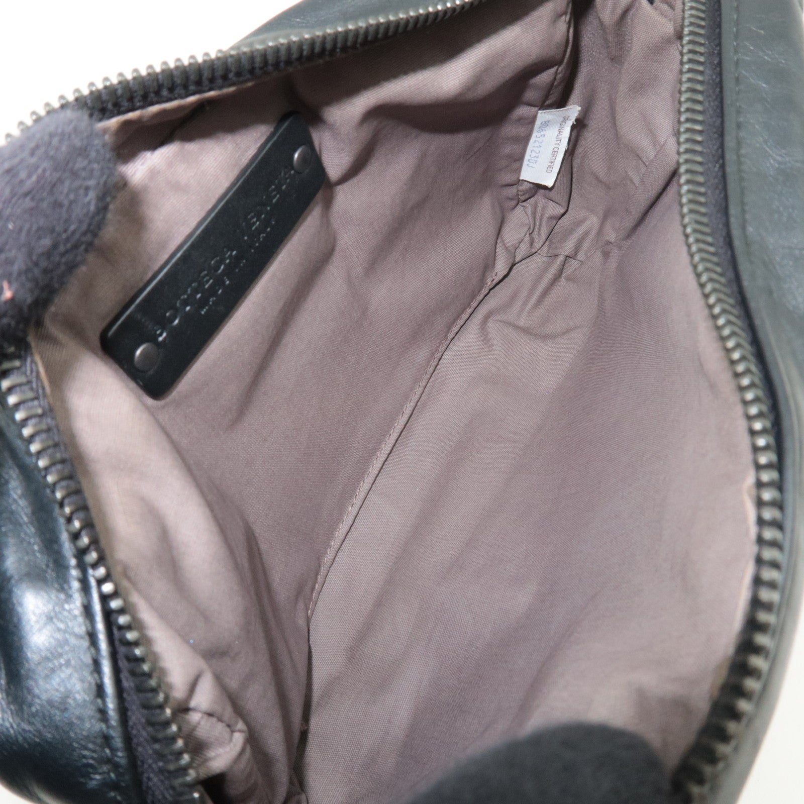 BOTTEGA VENETA Intrecciato Body Bag Leather Black