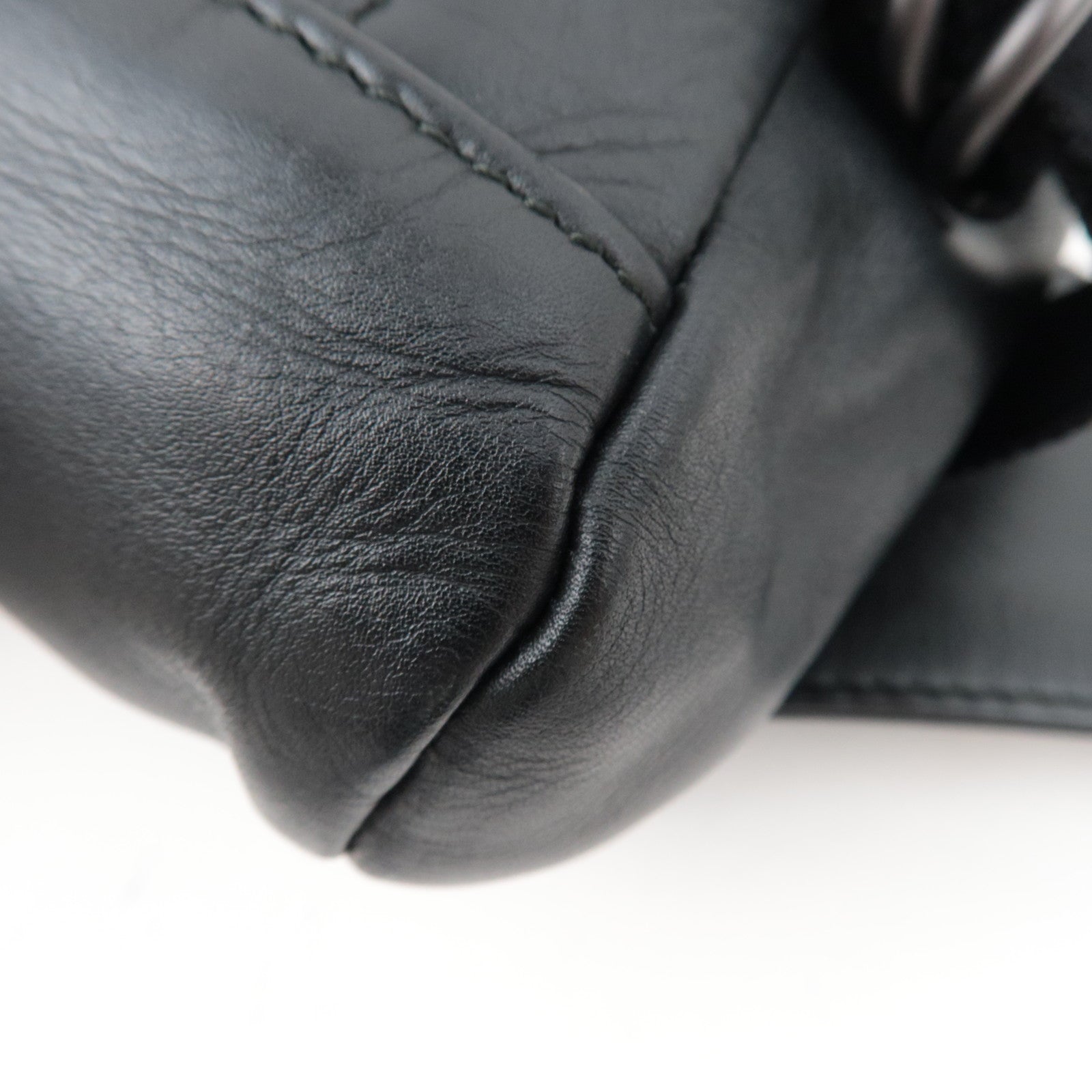 BOTTEGA VENETA Intrecciato Body Bag Leather Black