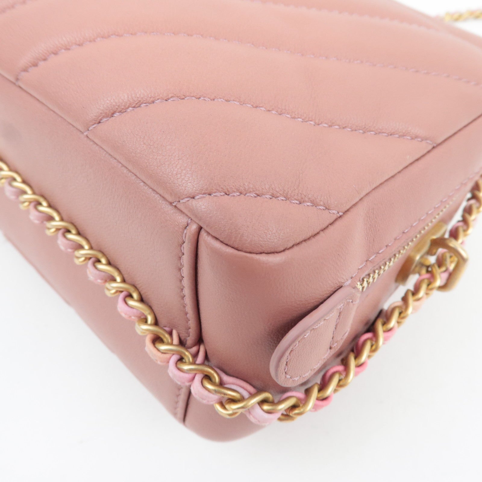 CHANEL Chevron V Stitch Chain Shoulder Bag Lambskin Pink Gold HDW 25302297