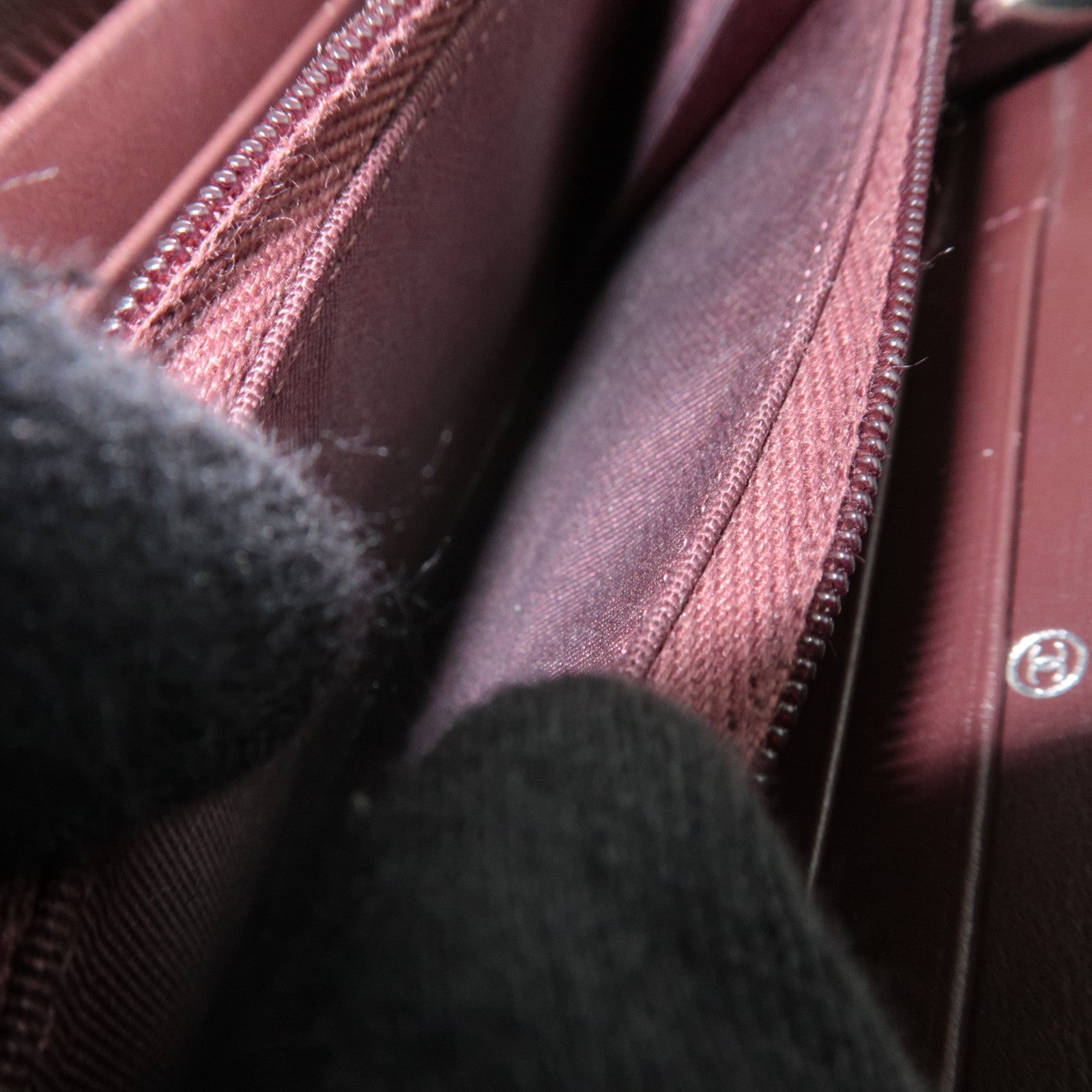 CHANEL Round Zipper Long Wallet Caviarskin Black Silver HDW 31727645 *Box, Dust bag, G card