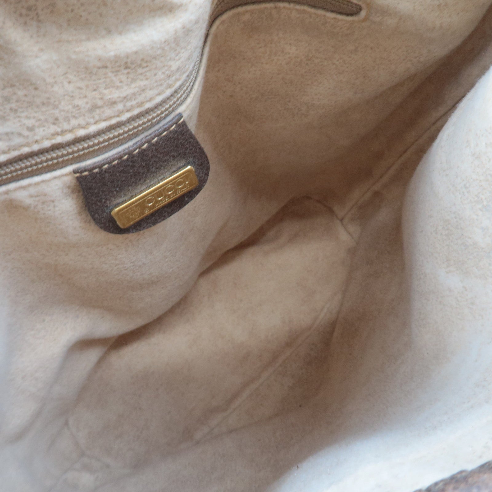 GUCCI Old Gucci Drawstring Shoulder Bag GG Plus Leather Beige 001.115.6179